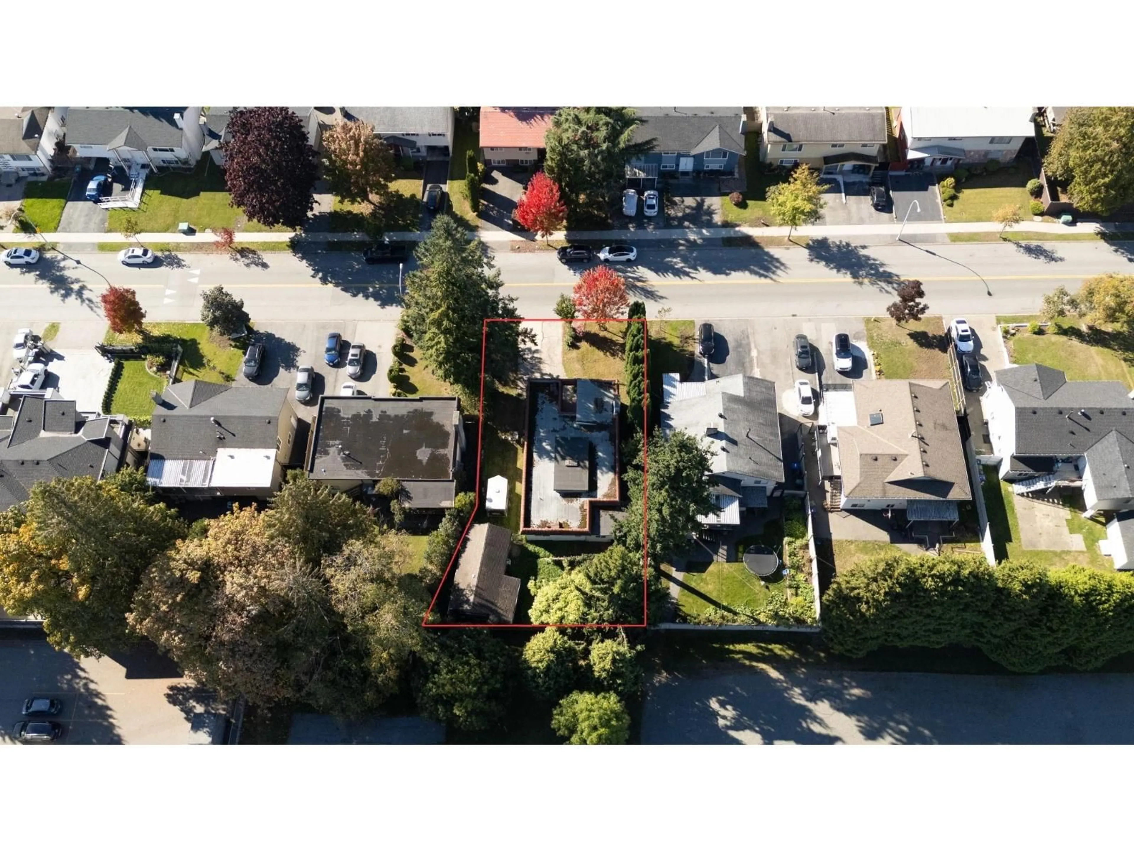 A pic from outside/outdoor area/front of a property/back of a property/a pic from drone, street for 9376 PRINCE CHARLES, Surrey British Columbia V3V1S6