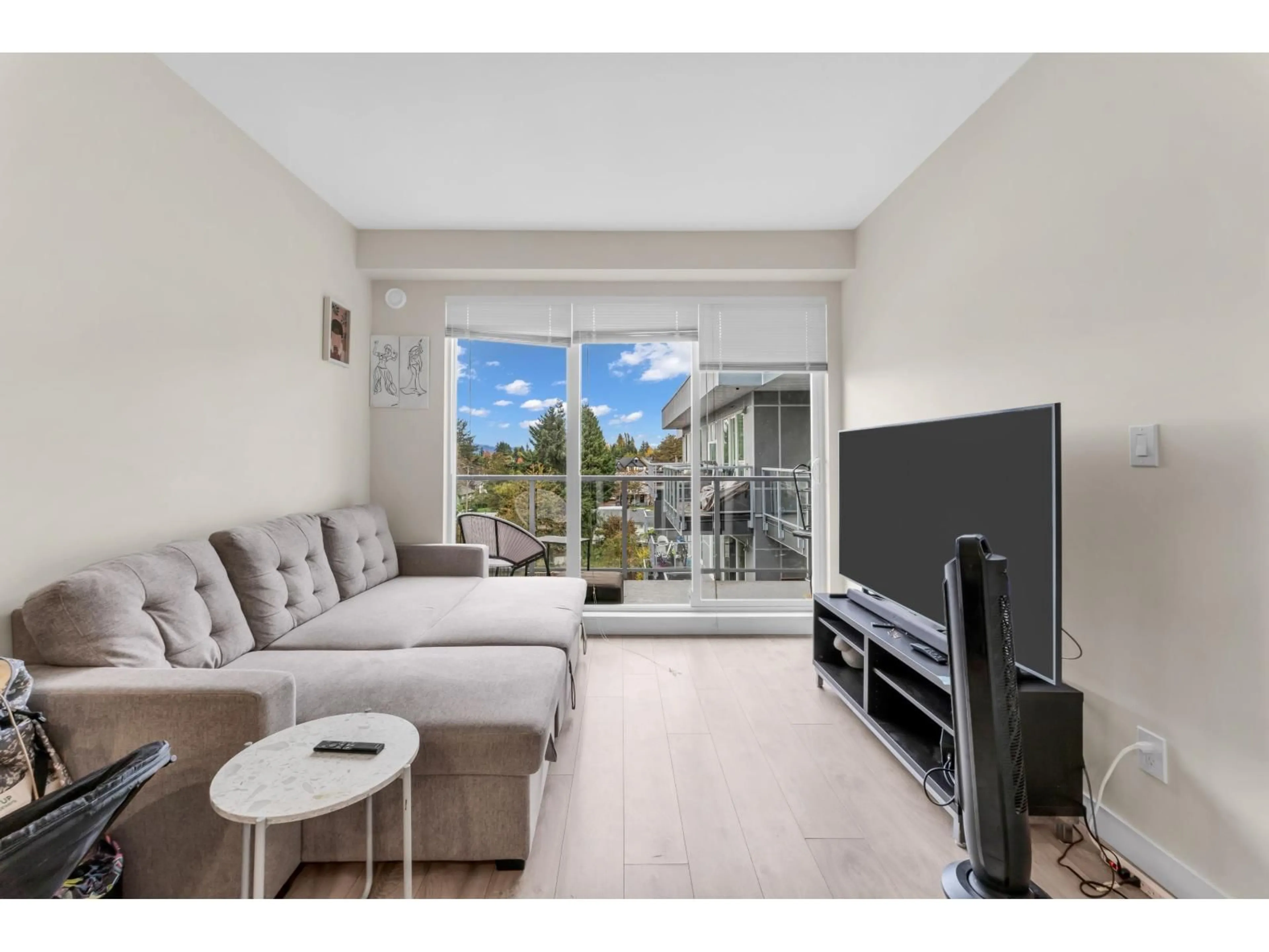 Living room with furniture, unknown for 516 - 10838 WHALLEY, Surrey British Columbia V3R0G8