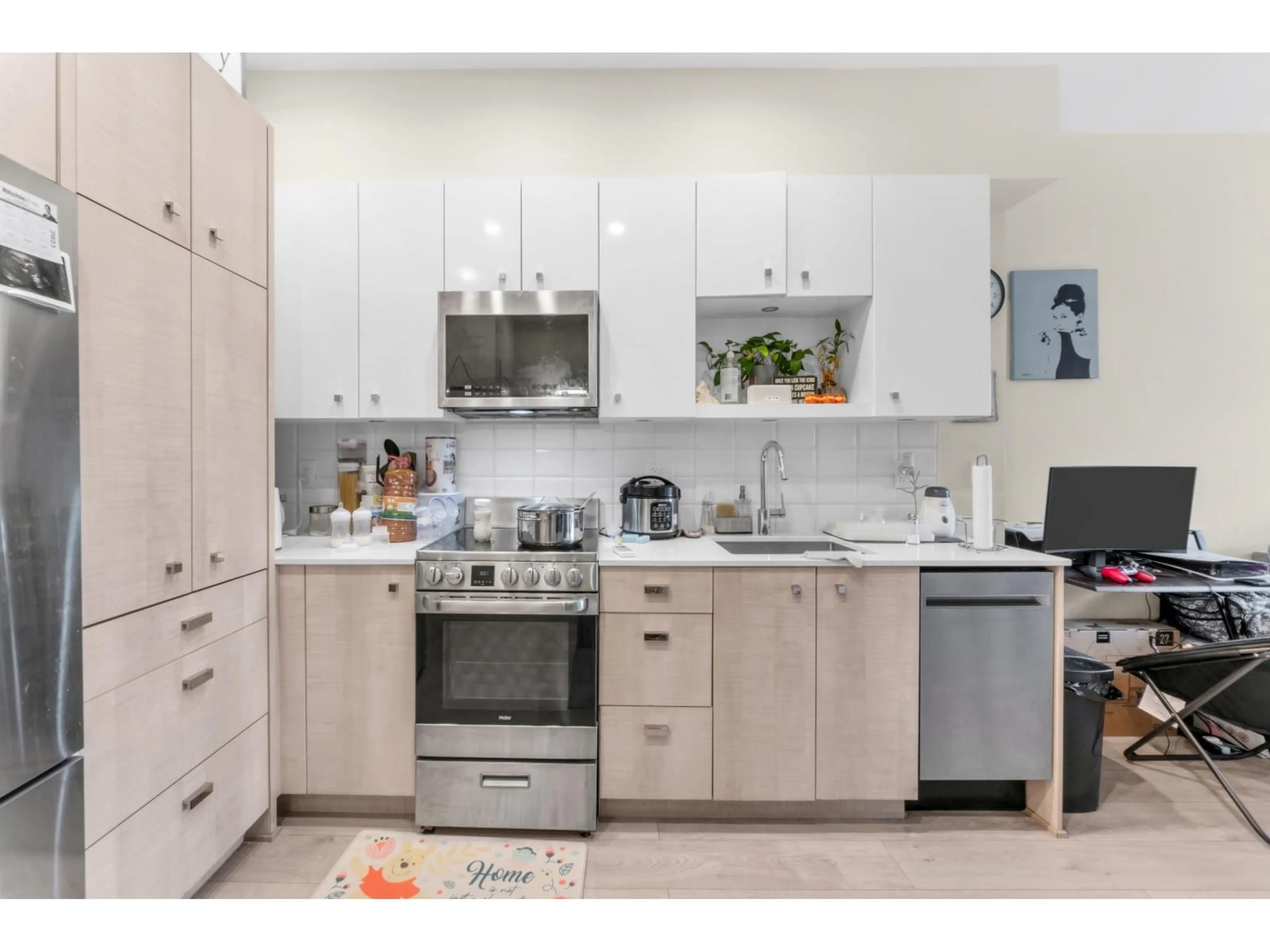 Unknown for 516 - 10838 WHALLEY, Surrey British Columbia V3R0G8