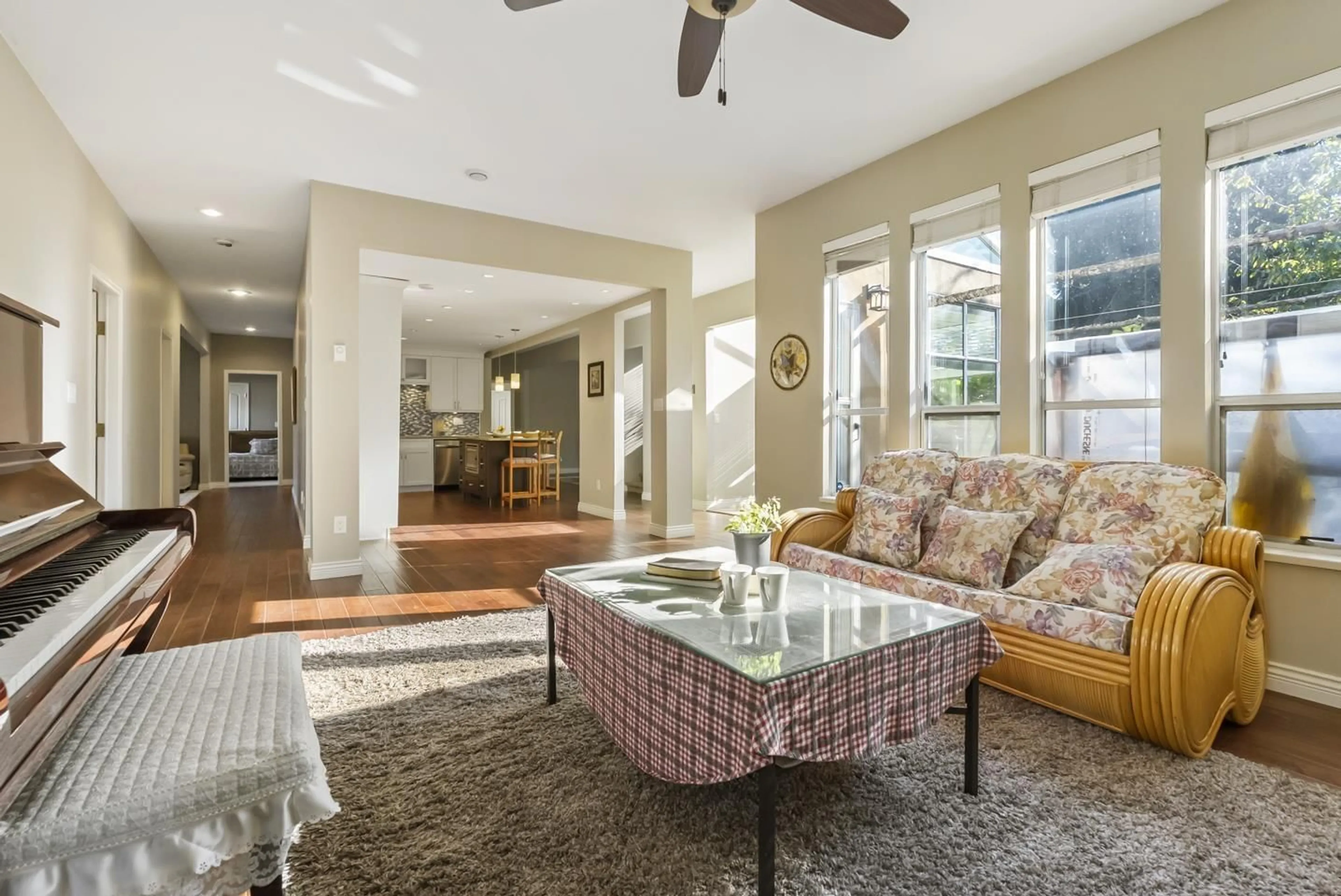 Living room with furniture, unknown for 4615 232, Langley British Columbia V2Z2S1