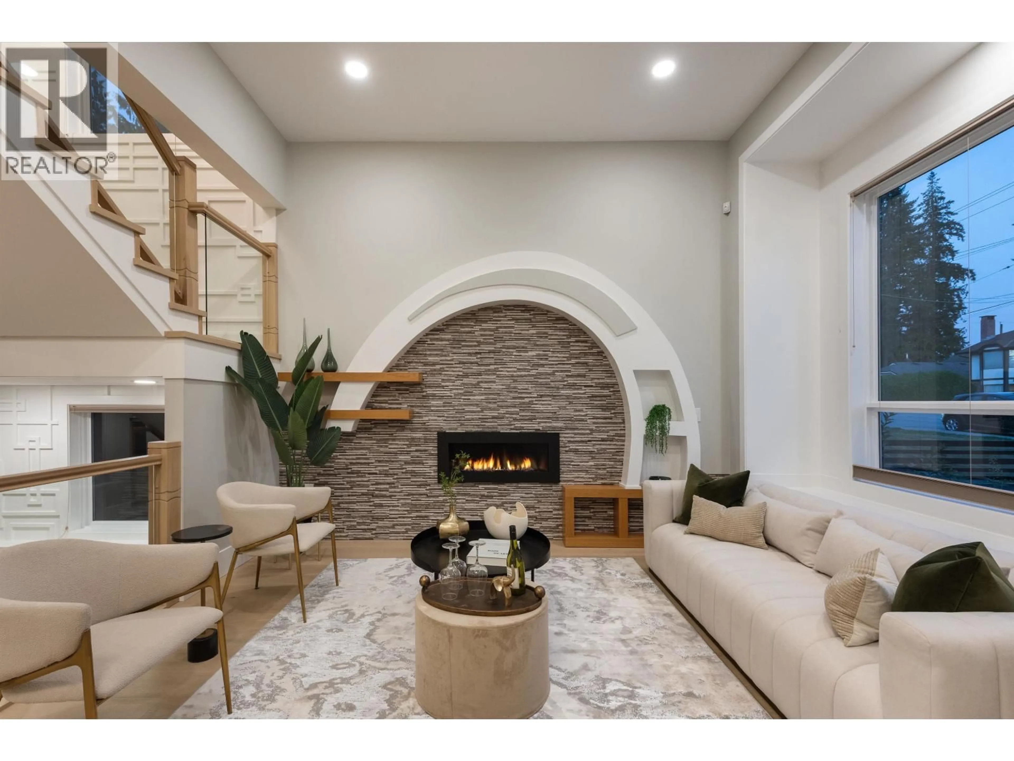 Living room with furniture, unknown for 1211 FOSTER AVENUE, Coquitlam British Columbia V3J2M8