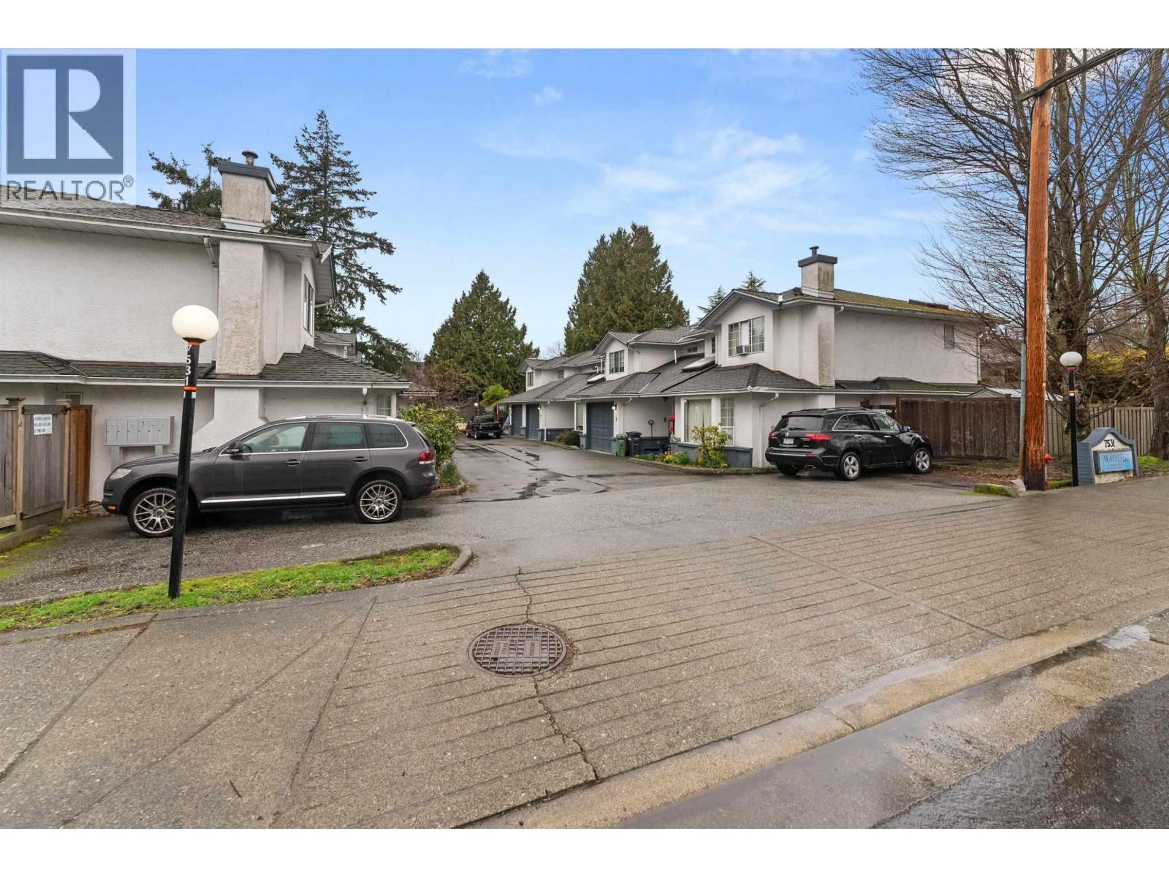 A pic from outside/outdoor area/front of a property/back of a property/a pic from drone, street for 4 - 7531 NO. 1 ROAD, Richmond British Columbia V7C1T7