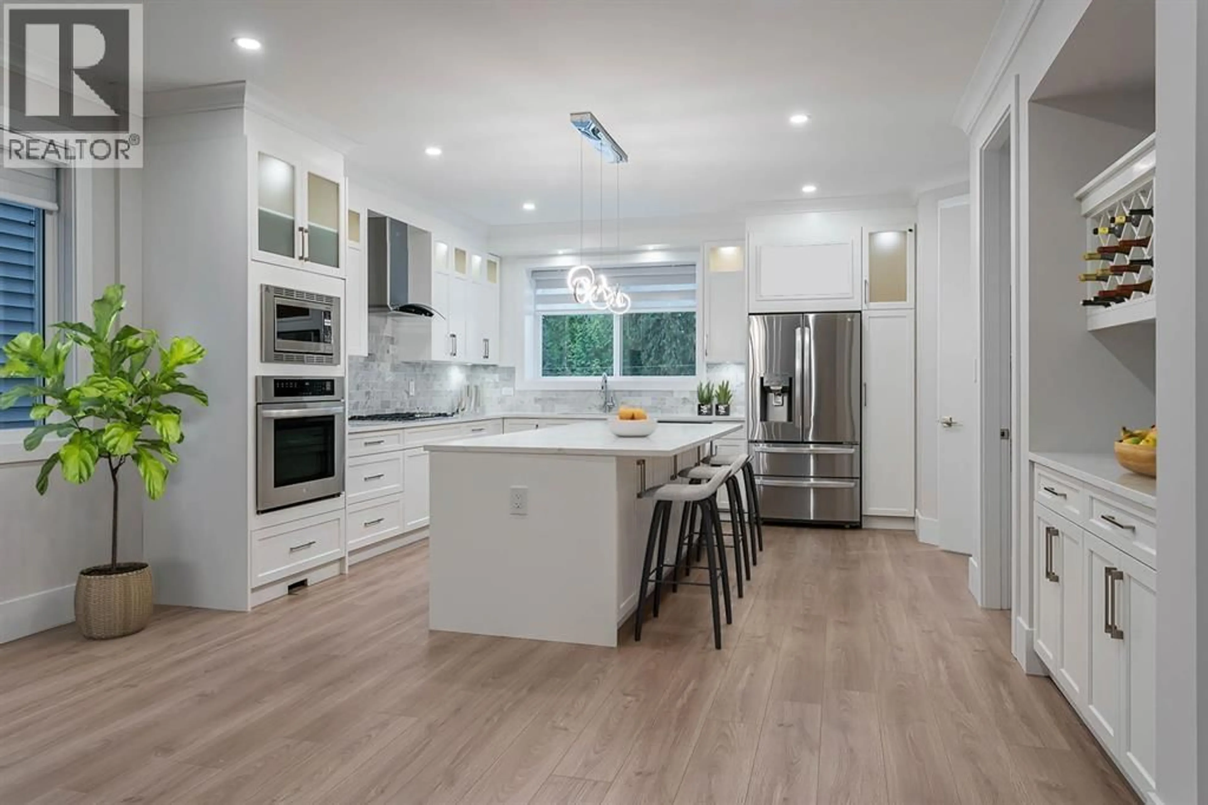 Contemporary kitchen, unknown for 3409 VICTORIA DRIVE, Coquitlam British Columbia V3B2V5