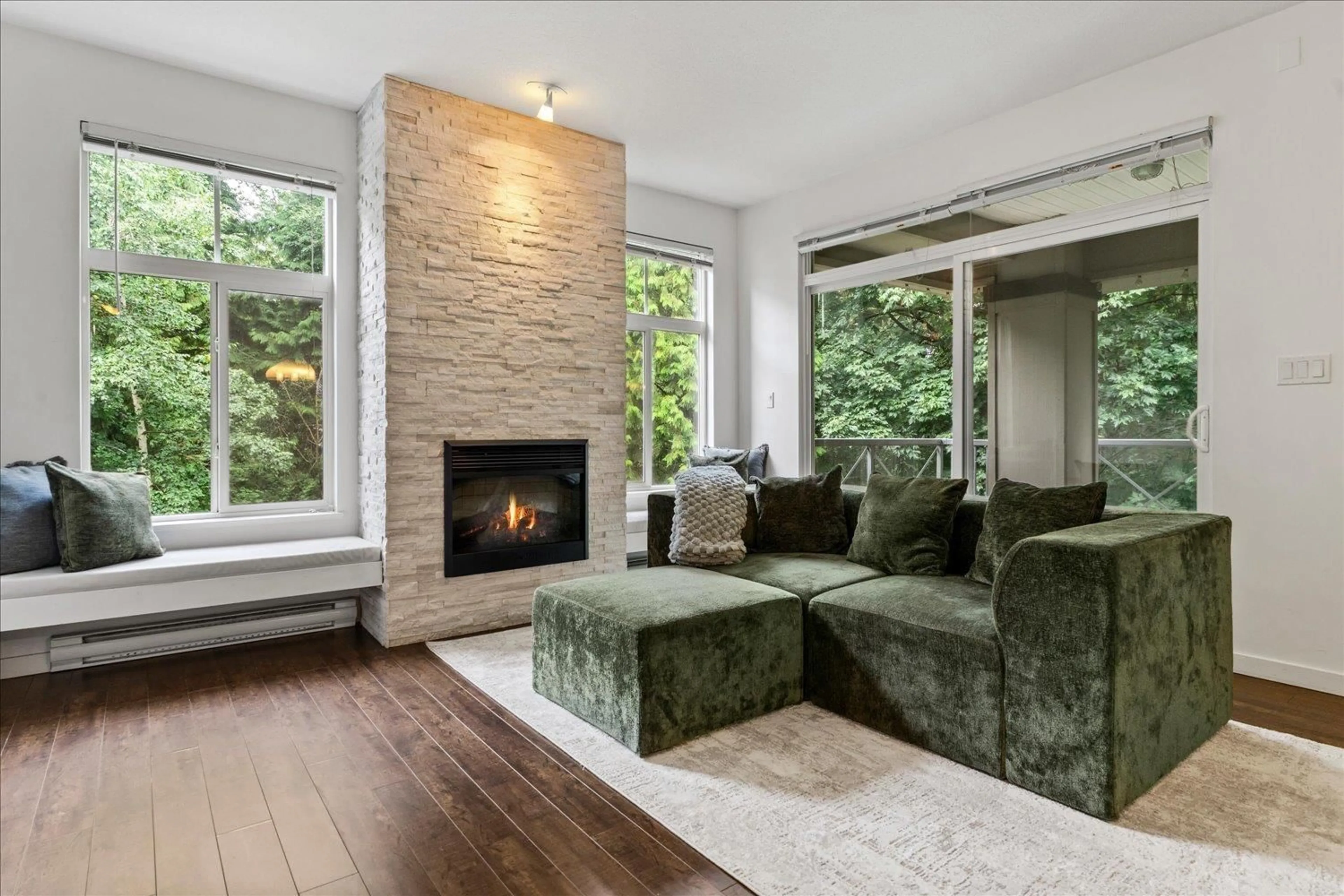 Living room with furniture, unknown for 308 - 33328 BOURQUIN EAST, Abbotsford British Columbia V2S1Y1