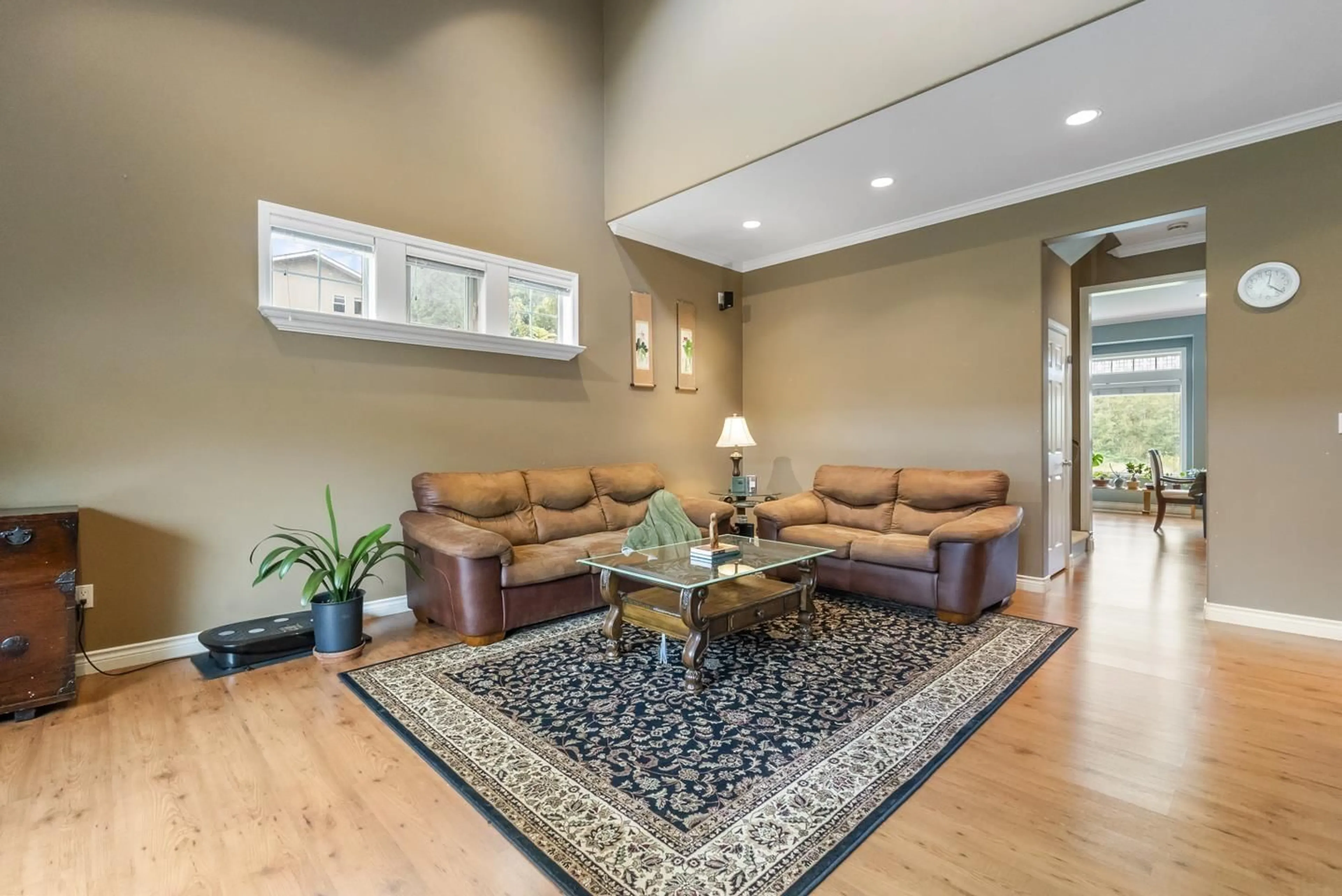 Living room with furniture, unknown for 2 - 4615 232, Langley British Columbia V2Z2S1