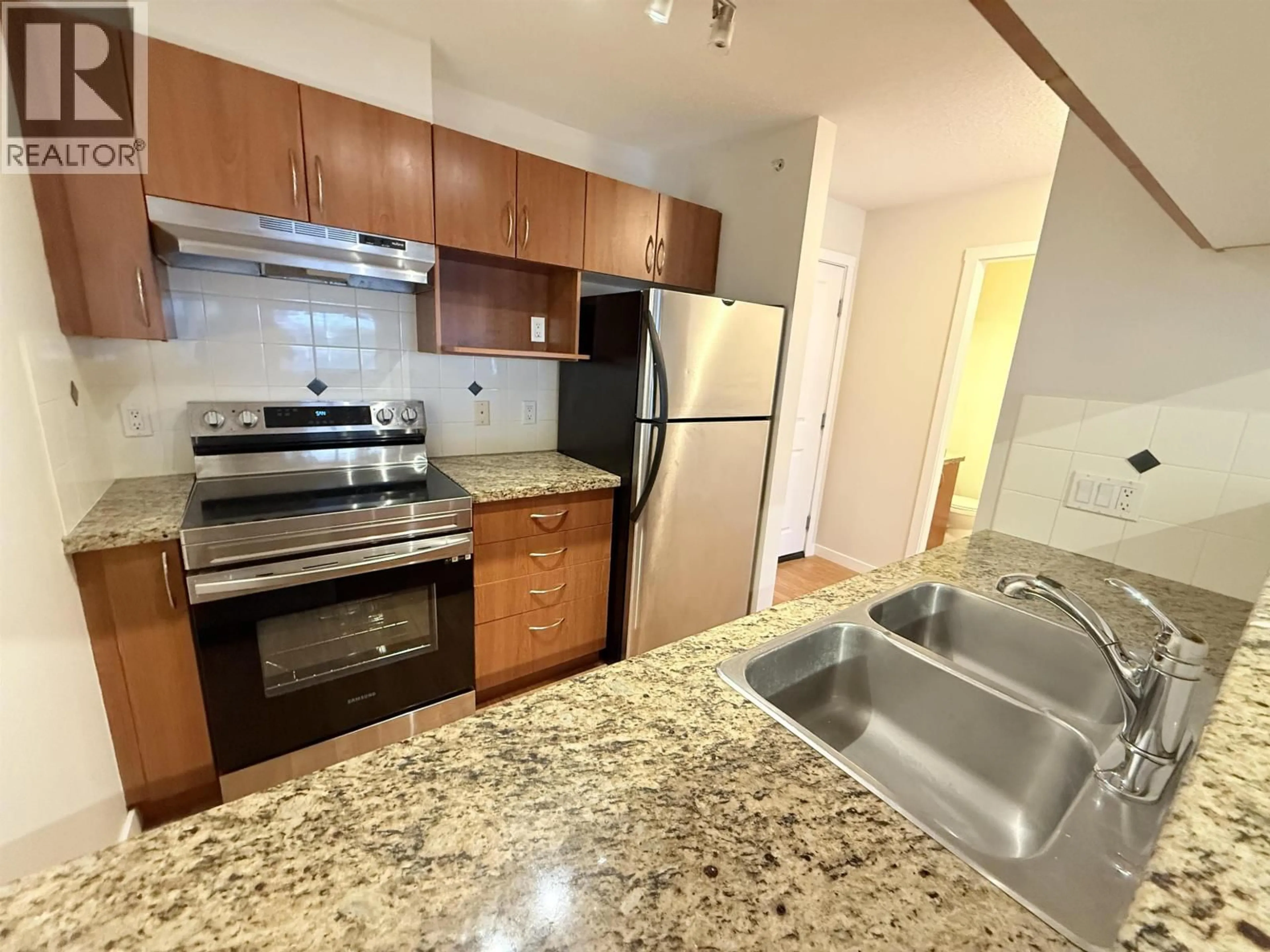 Standard kitchen, unknown for 305 - 38003 SECOND AVENUE, Squamish British Columbia V8B0C4