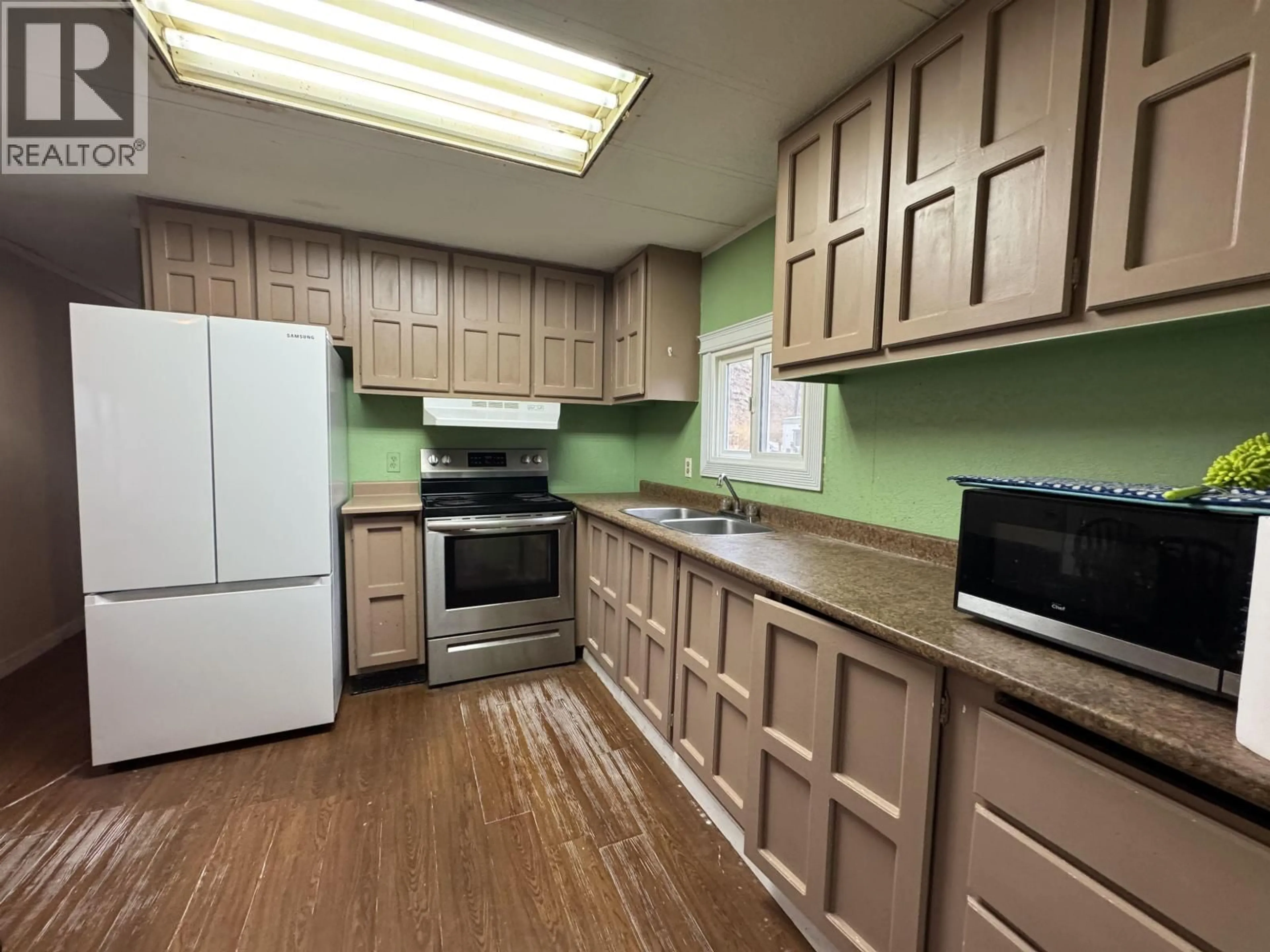 Standard kitchen, unknown for 7 - 560 SODA CREEK ROAD, Williams Lake British Columbia V2G1M3