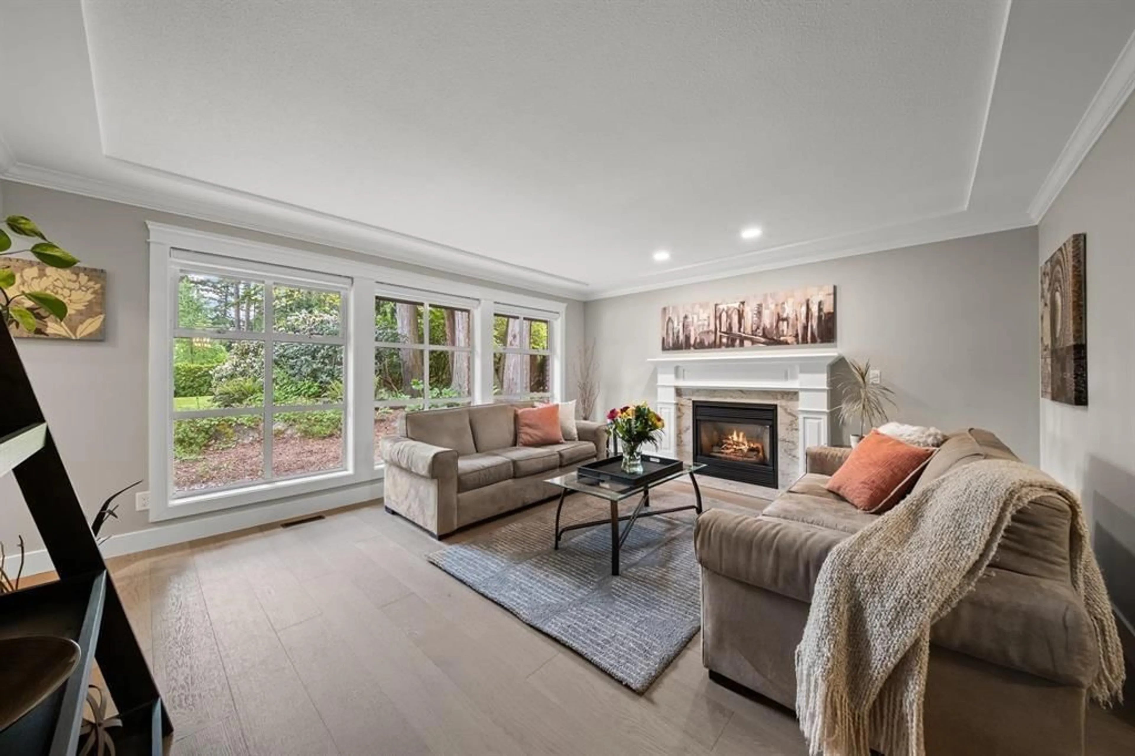 Living room with furniture, unknown for 2869 138, Surrey British Columbia V4P1T6