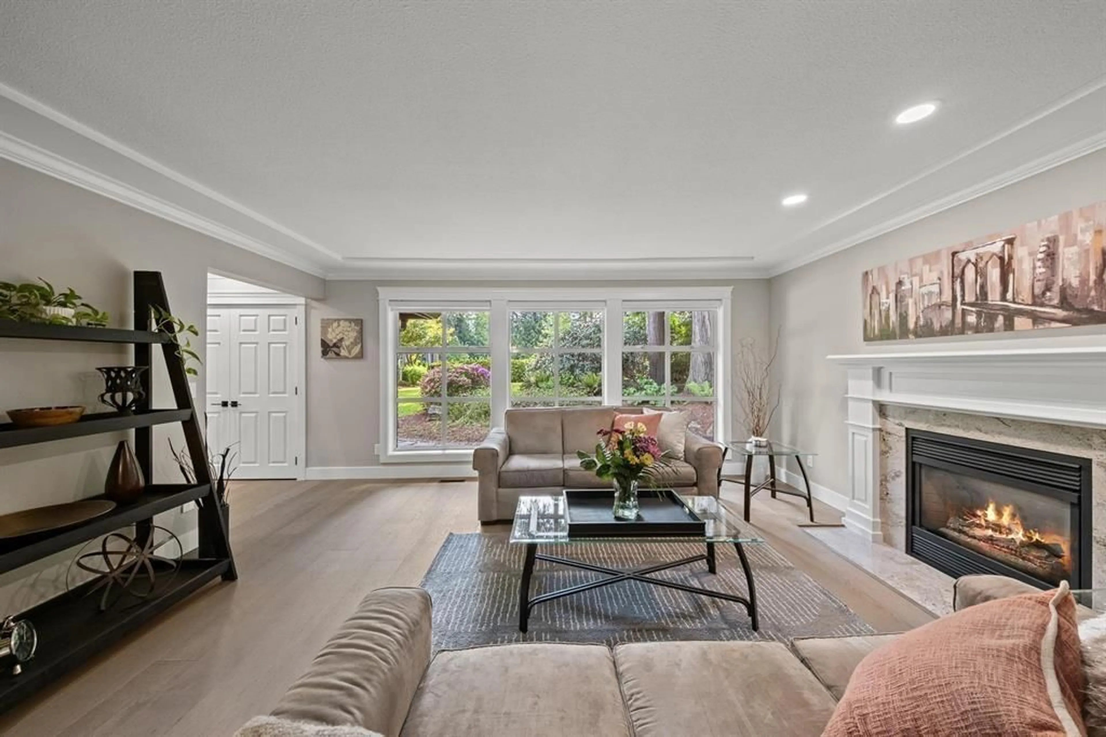 Living room with furniture, unknown for 2869 138, Surrey British Columbia V4P1T6