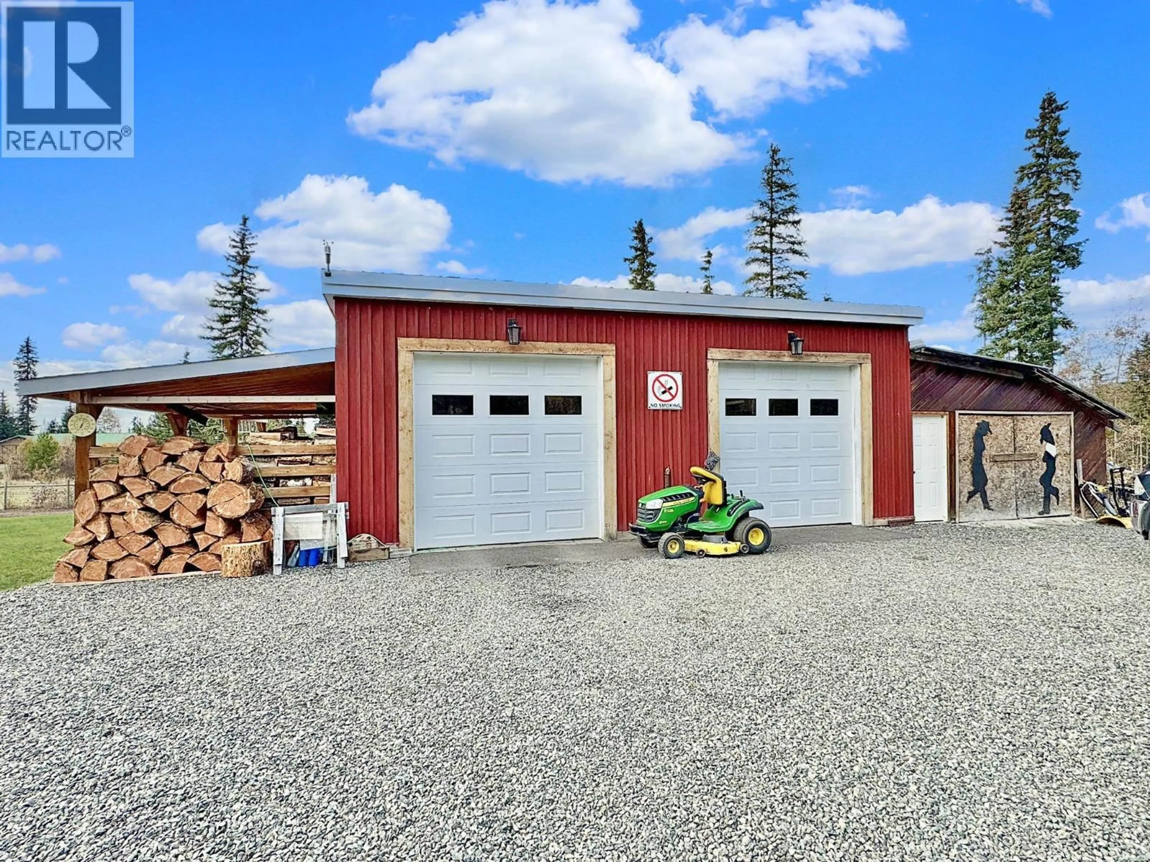 Indoor garage for 6284 MACABAR ROAD, Deka Lake / Sulphurous / Hathaway Lakes British Columbia V0K1X3