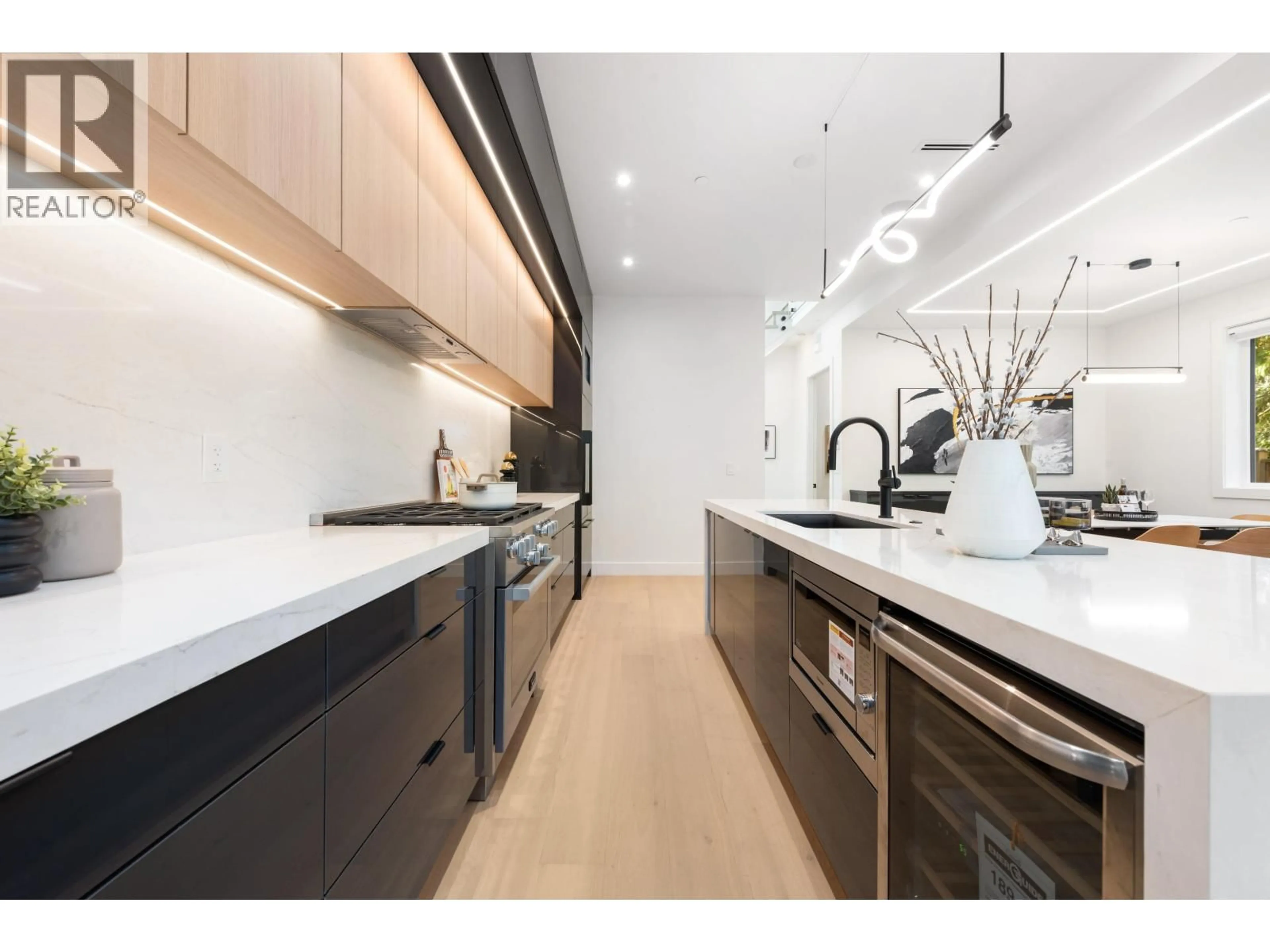 Contemporary kitchen, unknown for 1 - 3232 38TH AVENUE, Vancouver British Columbia V6N2X6