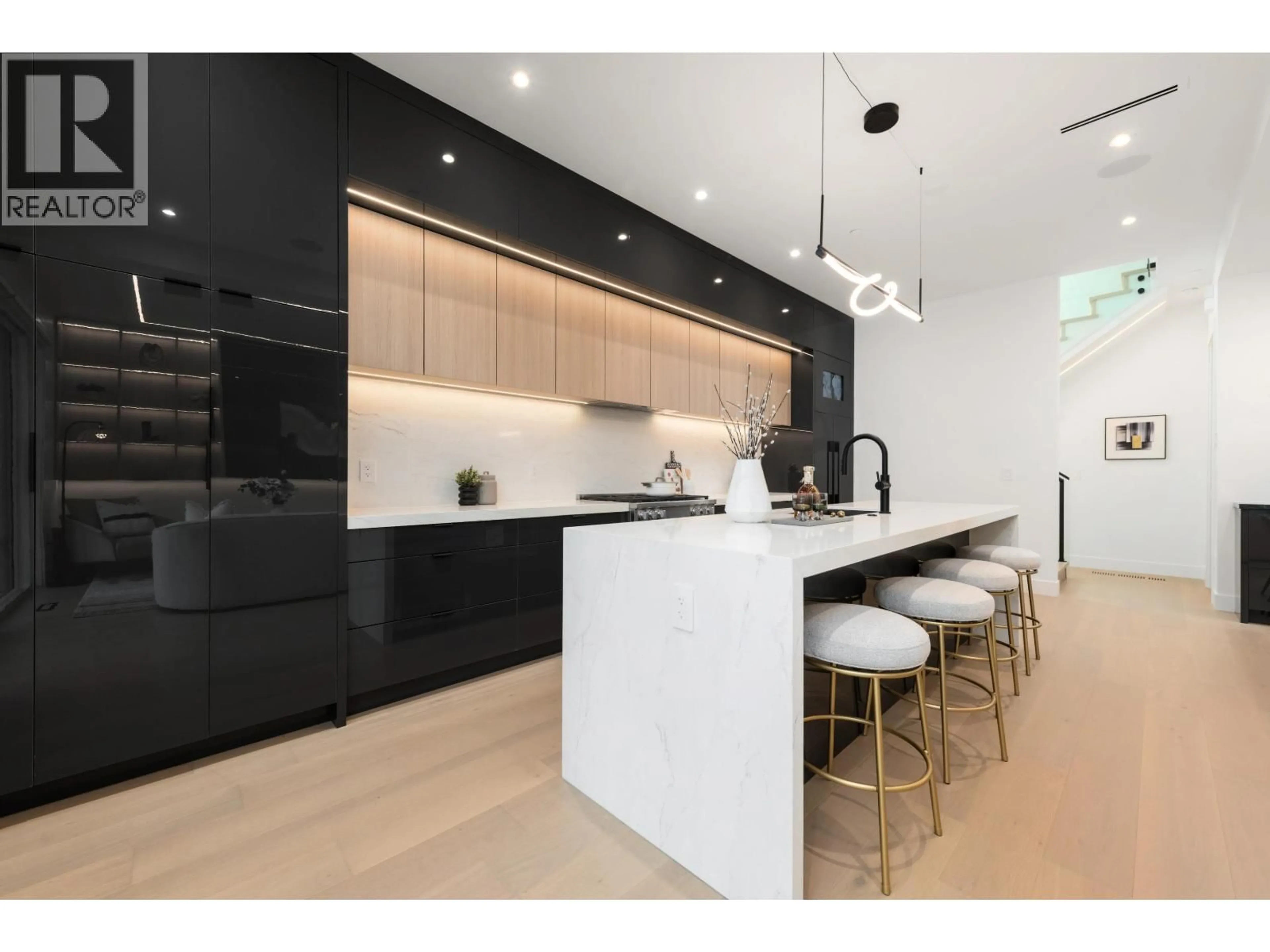 Contemporary kitchen, unknown for 1 - 3232 38TH AVENUE, Vancouver British Columbia V6N2X6