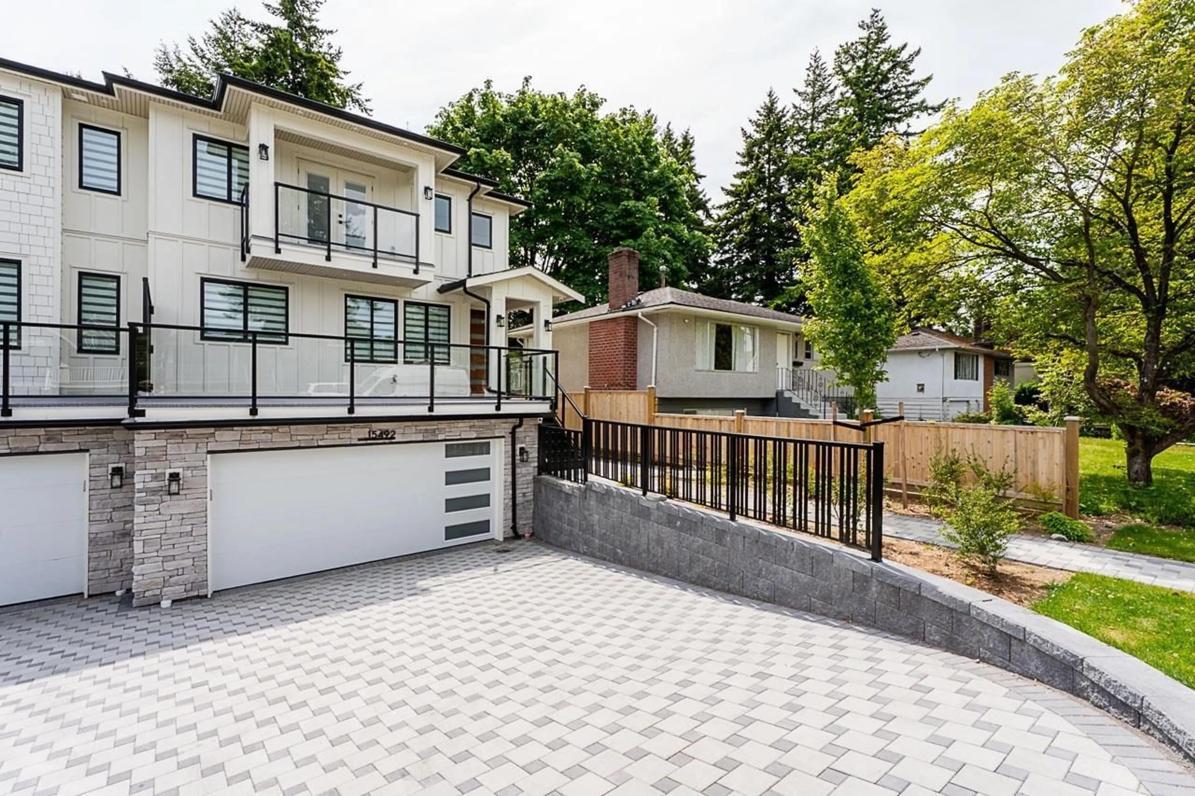 Unknown for 15492 THRIFT, White Rock British Columbia V4B2L9