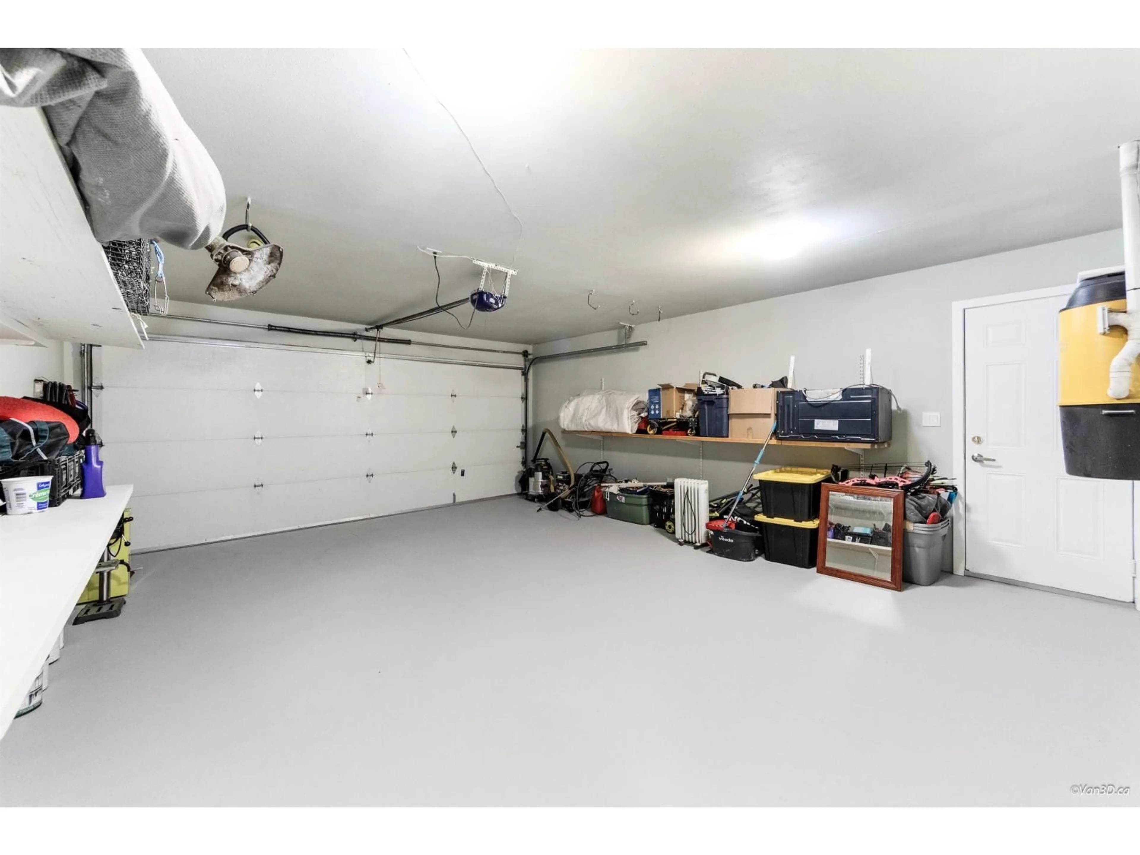 Indoor garage for 14922 102A, Surrey British Columbia V3R1K9