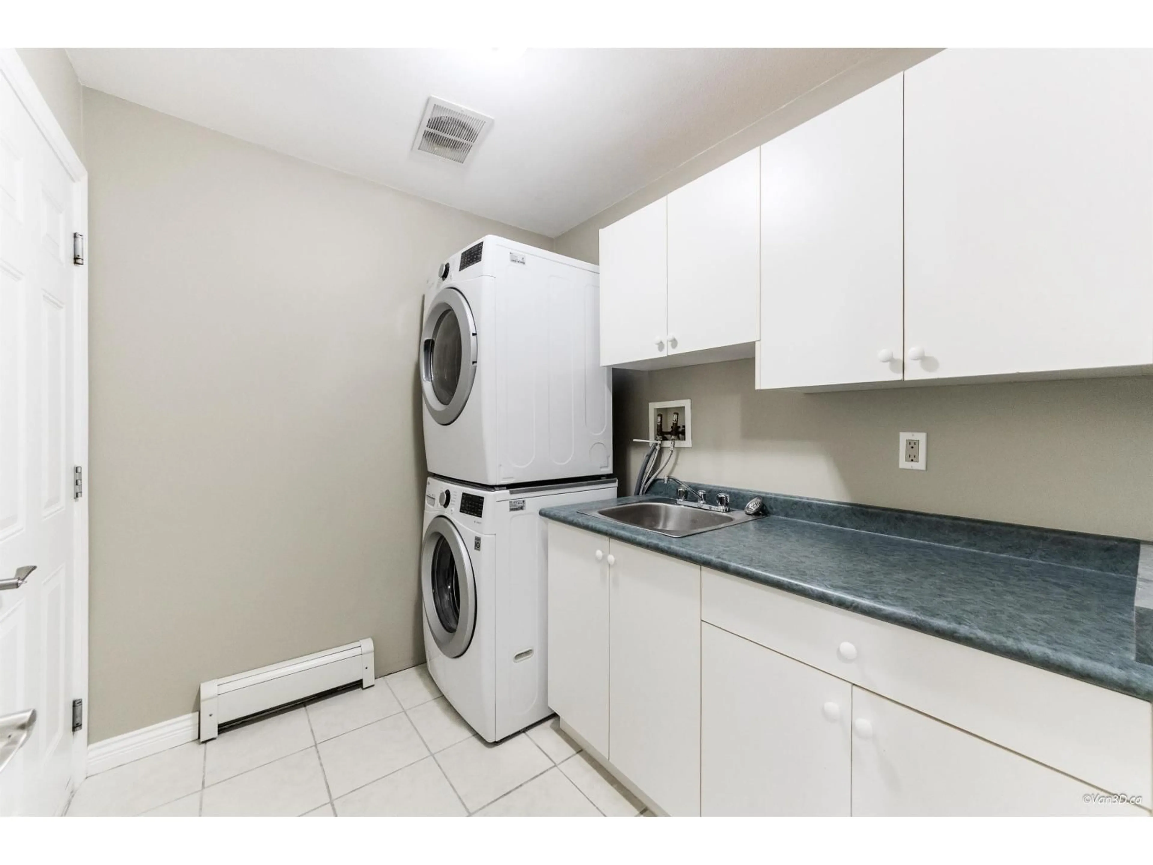 Laundry room for 14922 102A, Surrey British Columbia V3R1K9