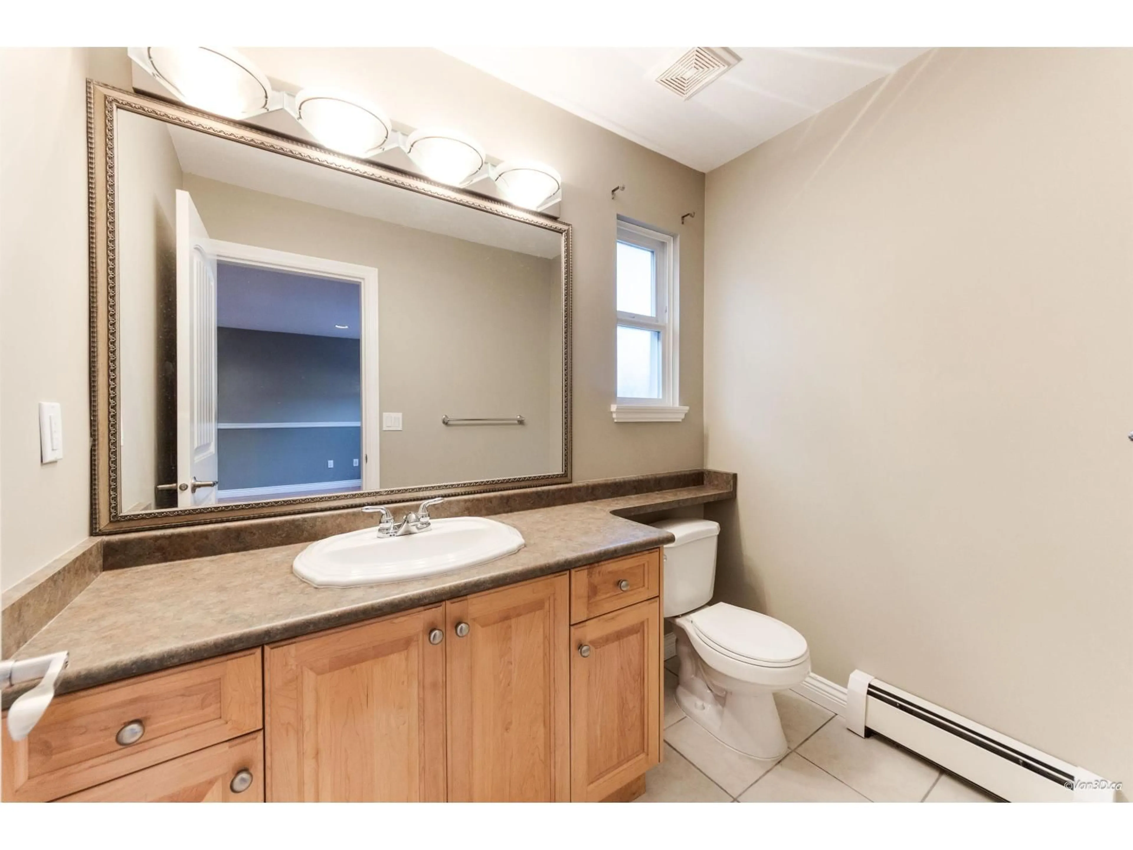 Standard bathroom, unknown for 14922 102A, Surrey British Columbia V3R1K9