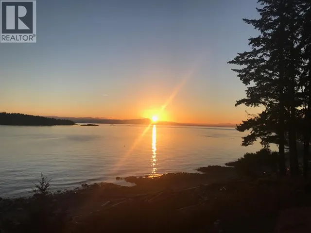 6437 SUNSHINE COAST HIGHWAY, Sechelt 5