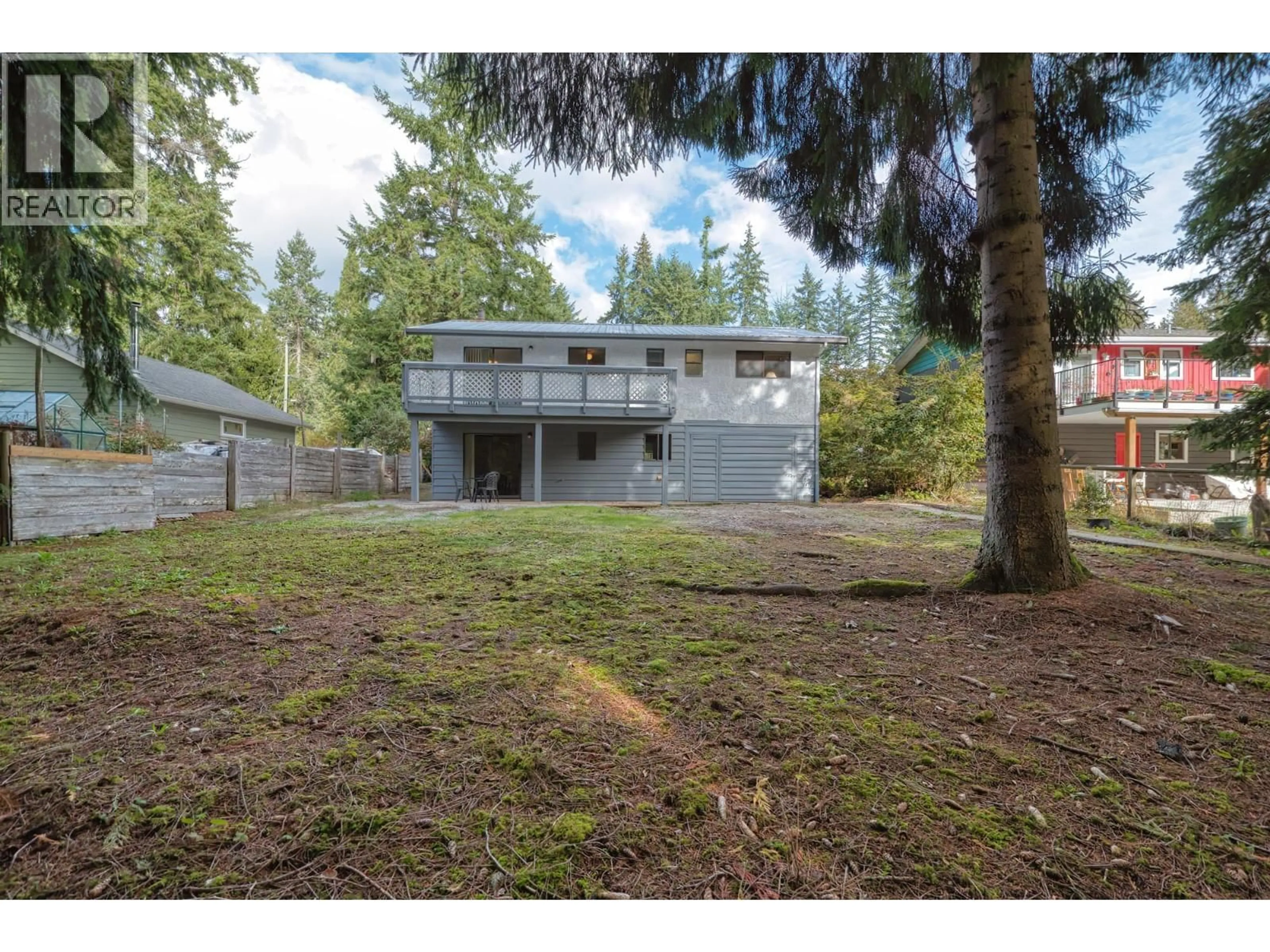 A pic from outside/outdoor area/front of a property/back of a property/a pic from drone, unknown for 1067 FIRCREST ROAD, Gibsons British Columbia V0N1V4