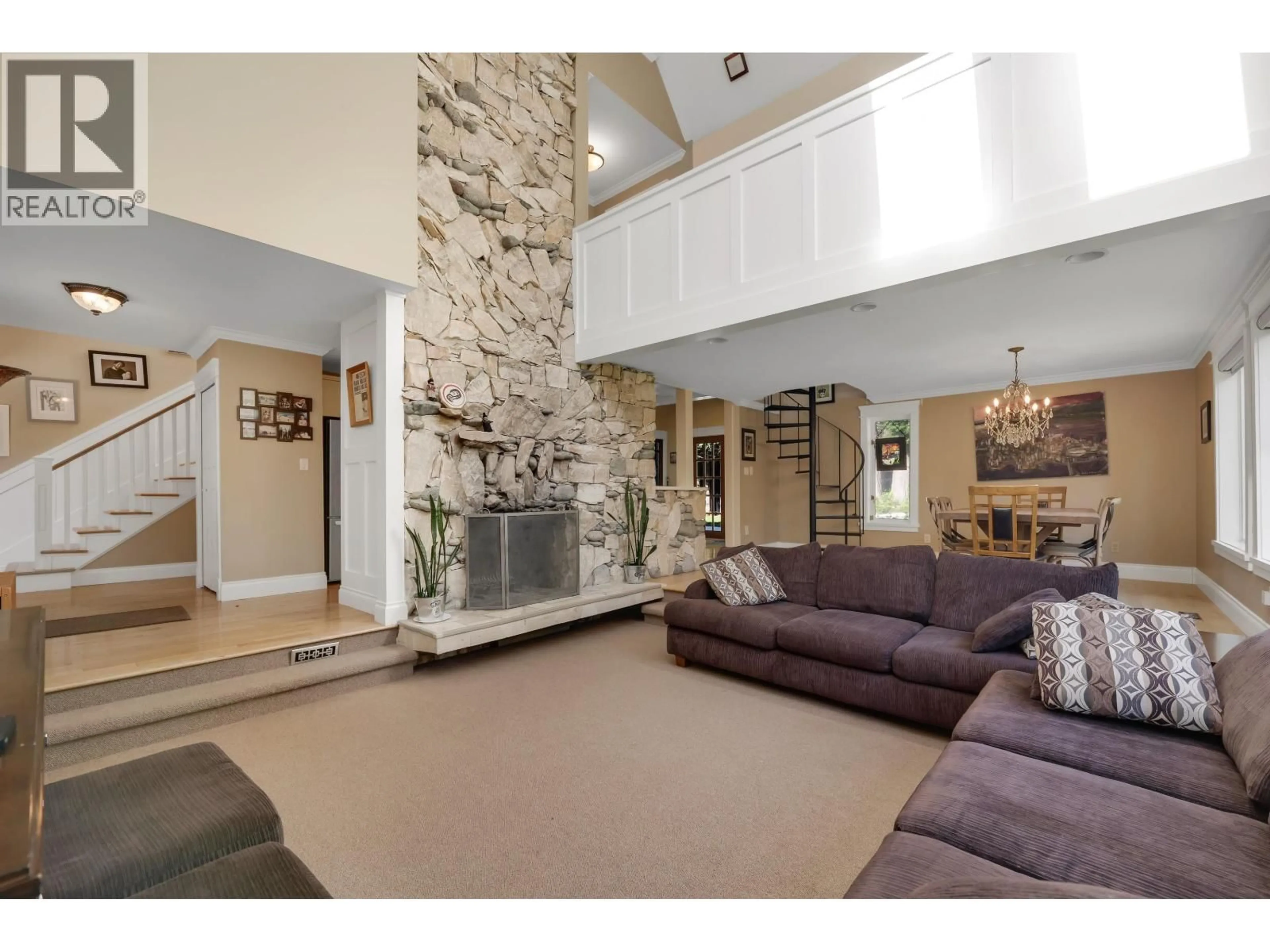 Living room with furniture, unknown for 1159 AXEN ROAD, Squamish British Columbia V0H1H0