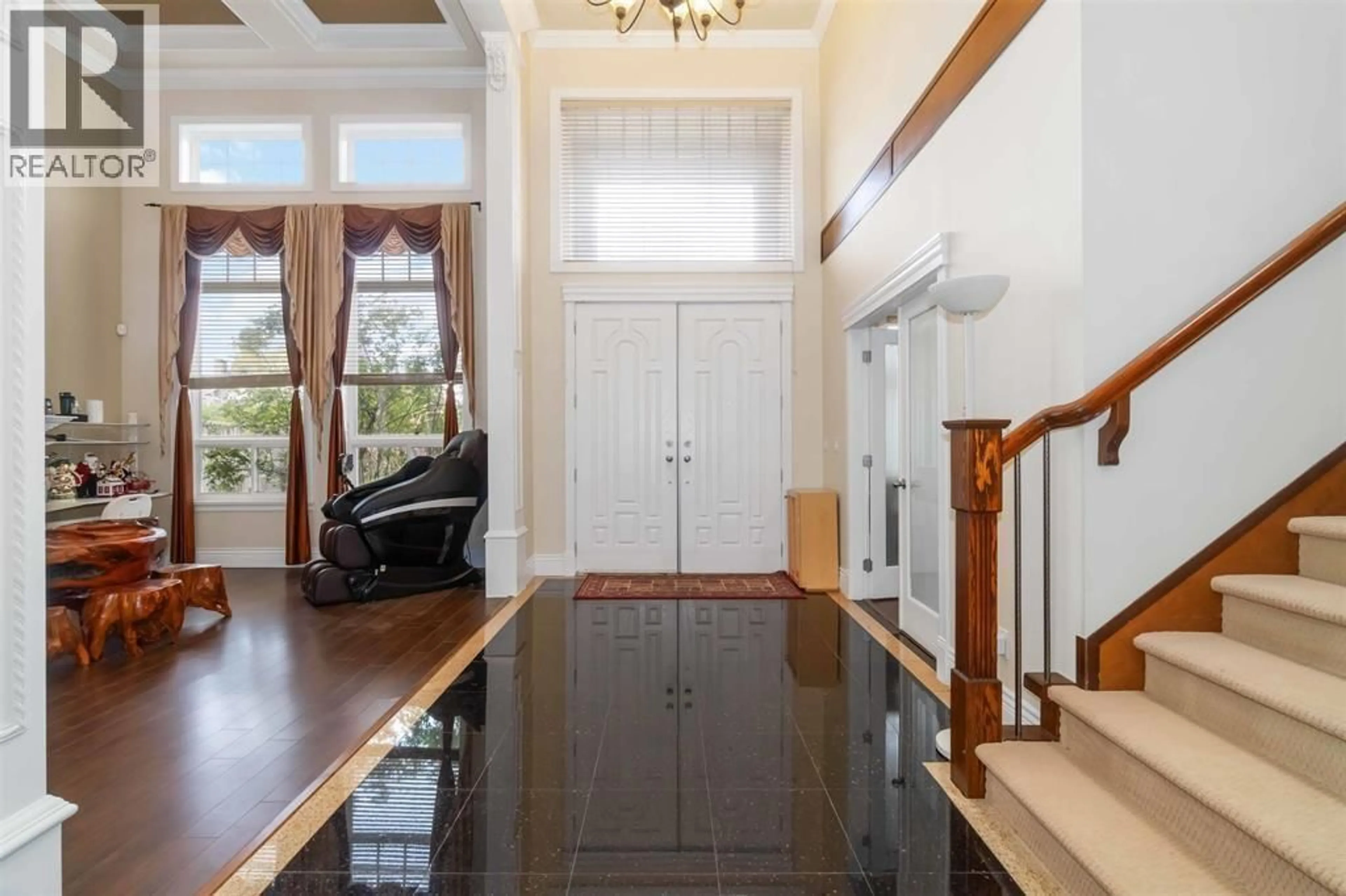 Indoor foyer for 6040 ADAMS PLACE, Richmond British Columbia V7C2N1