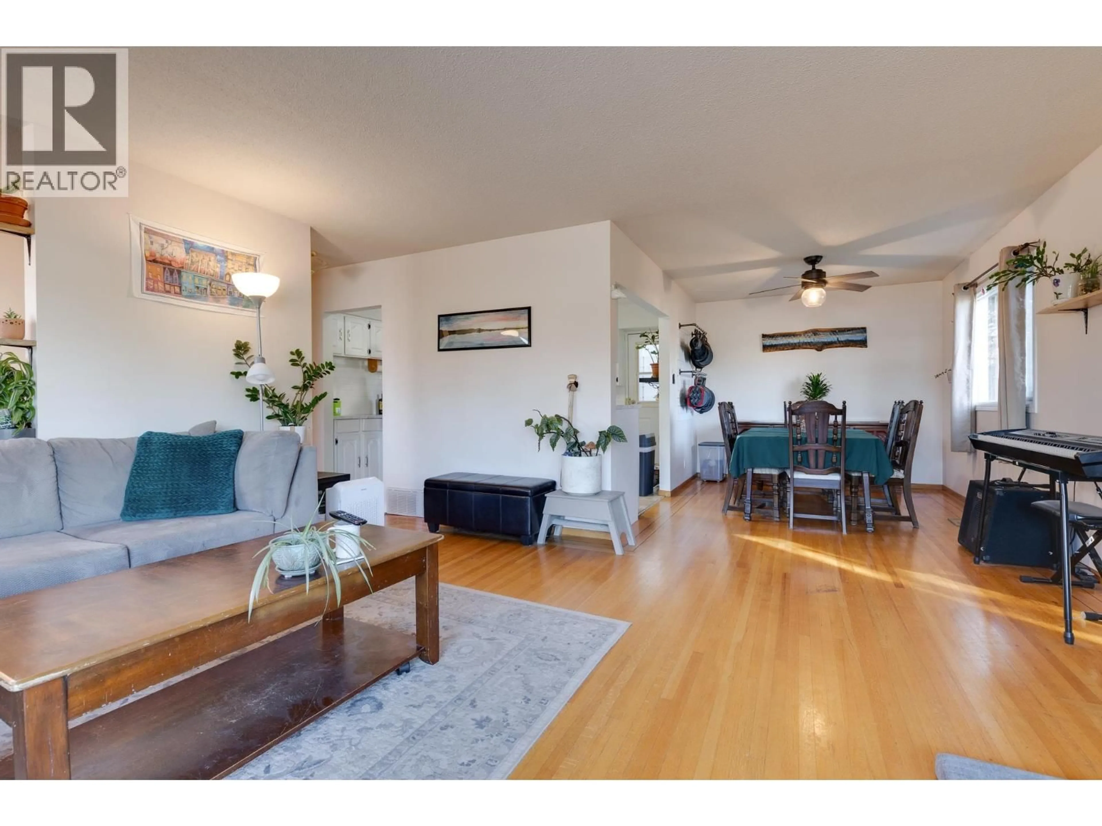 Living room with furniture, wood/laminate floor for 196 NICHOLSON STREET, Prince George British Columbia V2M3G9