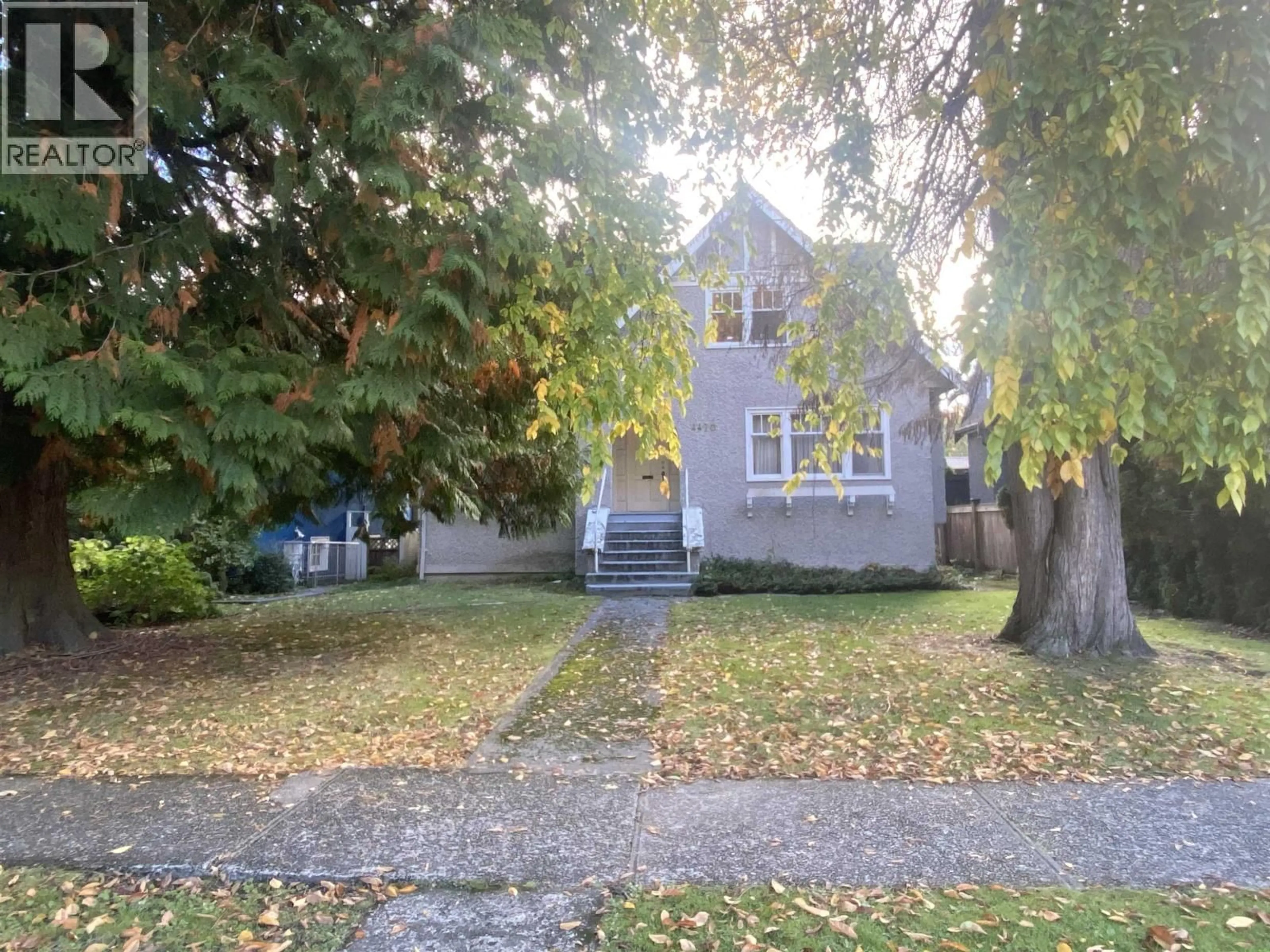 A pic from outside/outdoor area/front of a property/back of a property/a pic from drone, street for 4470 OSLER STREET, Vancouver British Columbia V6H2X9