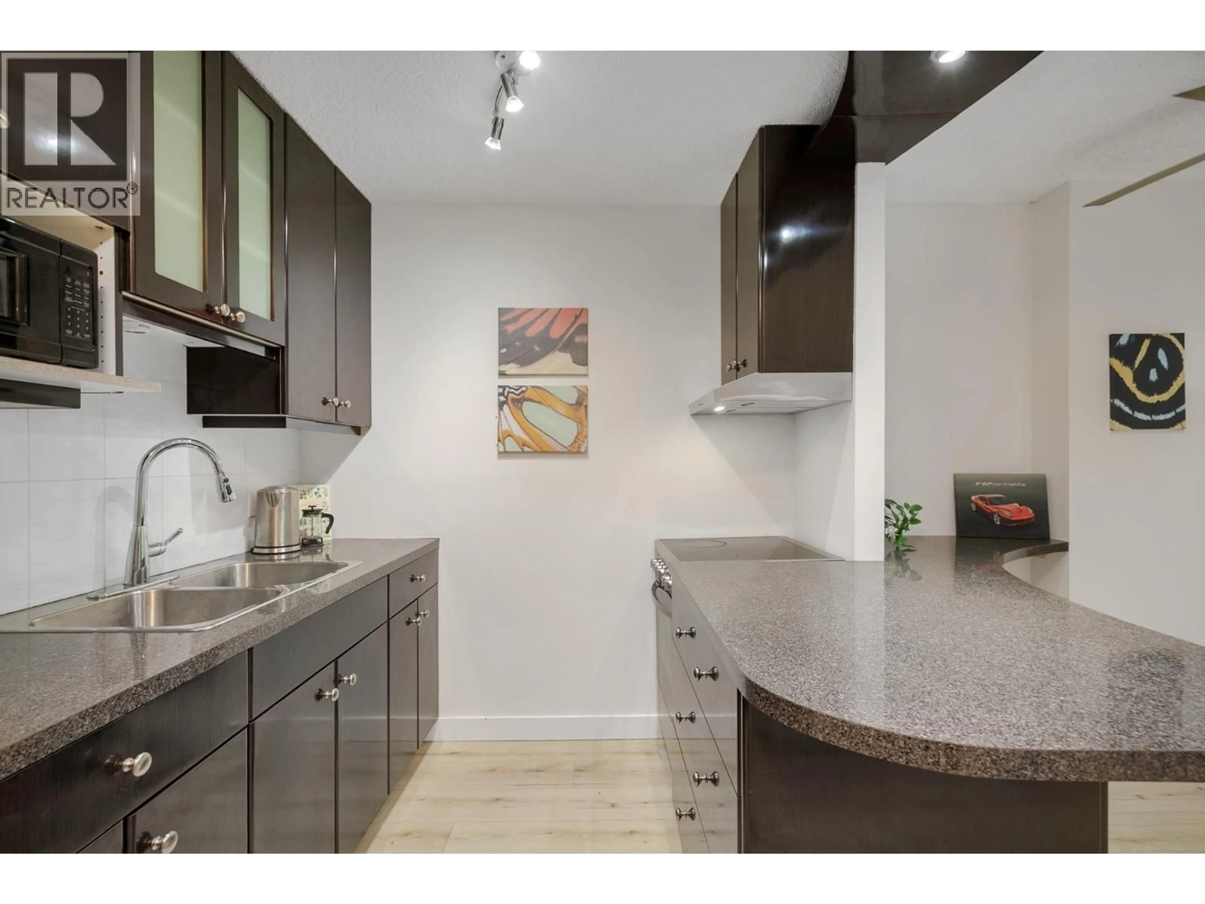 Standard kitchen, unknown for 904 - 2012 FULLERTON AVENUE, North Vancouver British Columbia V7P3E3