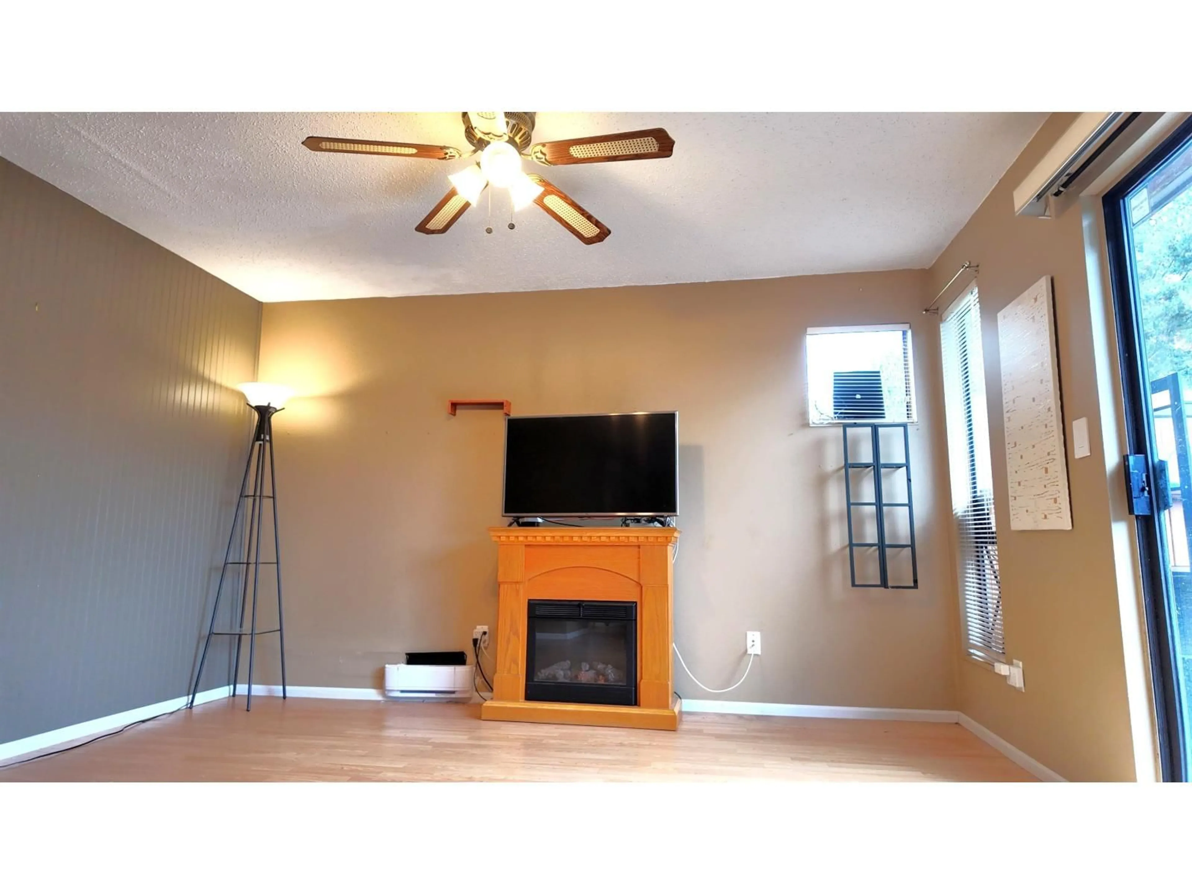 A pic of a room for 40 - 9400 128, Surrey British Columbia V3V5N4
