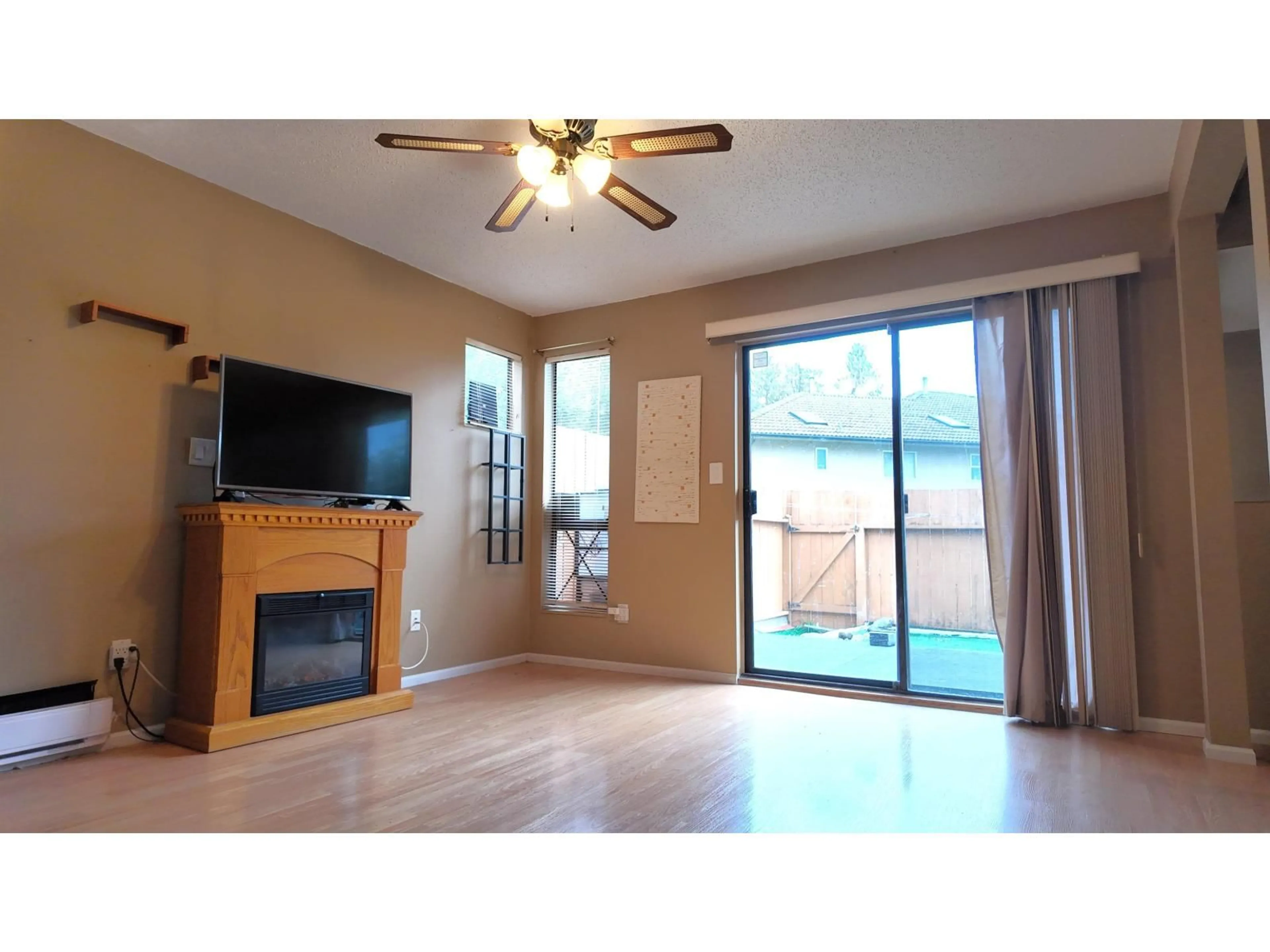 A pic of a room for 40 - 9400 128, Surrey British Columbia V3V5N4