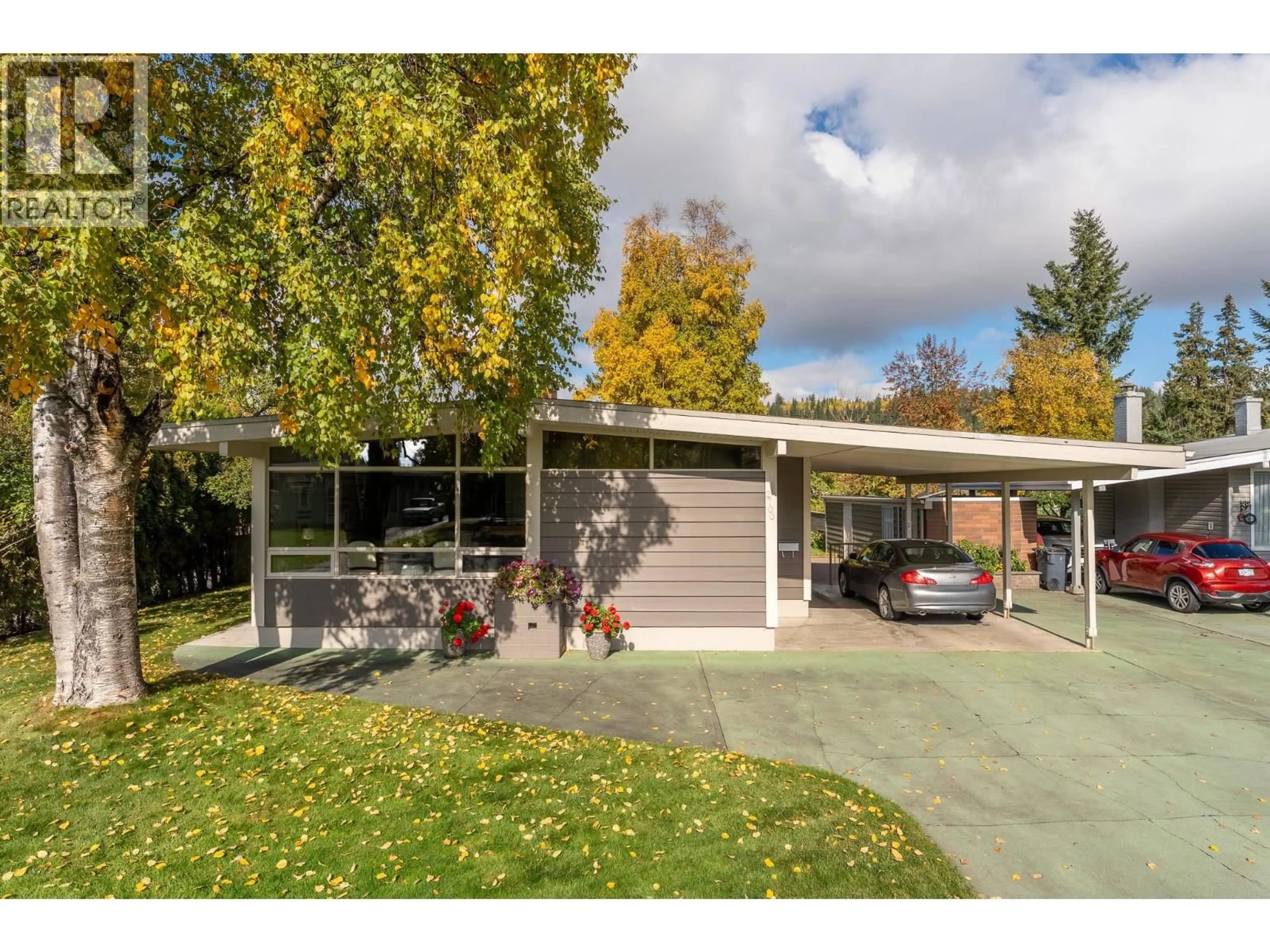 Home with vinyl exterior material, street for 2700 HAMMOND AVENUE, Prince George British Columbia V2M1A5