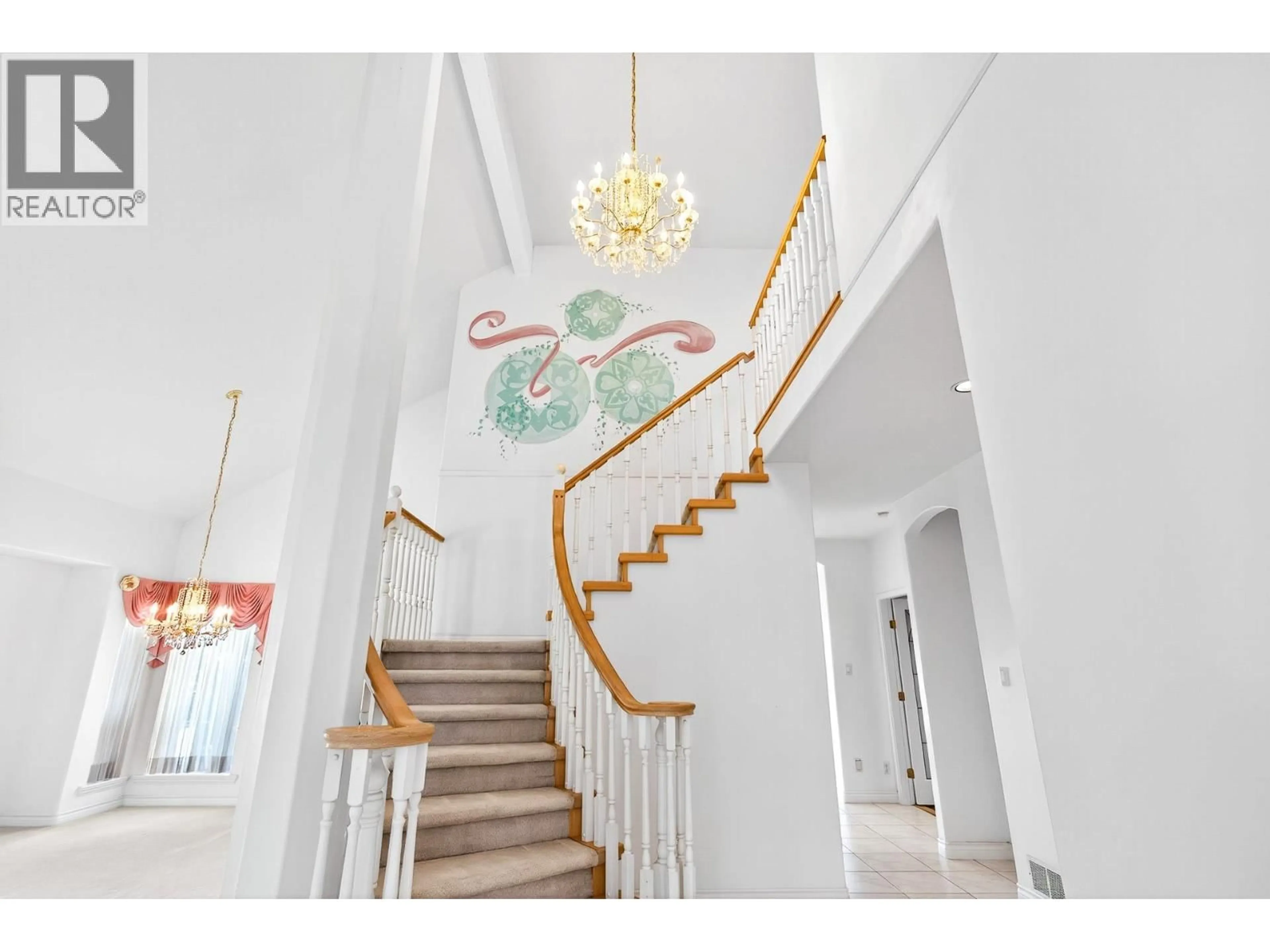 Indoor foyer for 2643 FORTRESS DRIVE, Port Coquitlam British Columbia V3C6G7