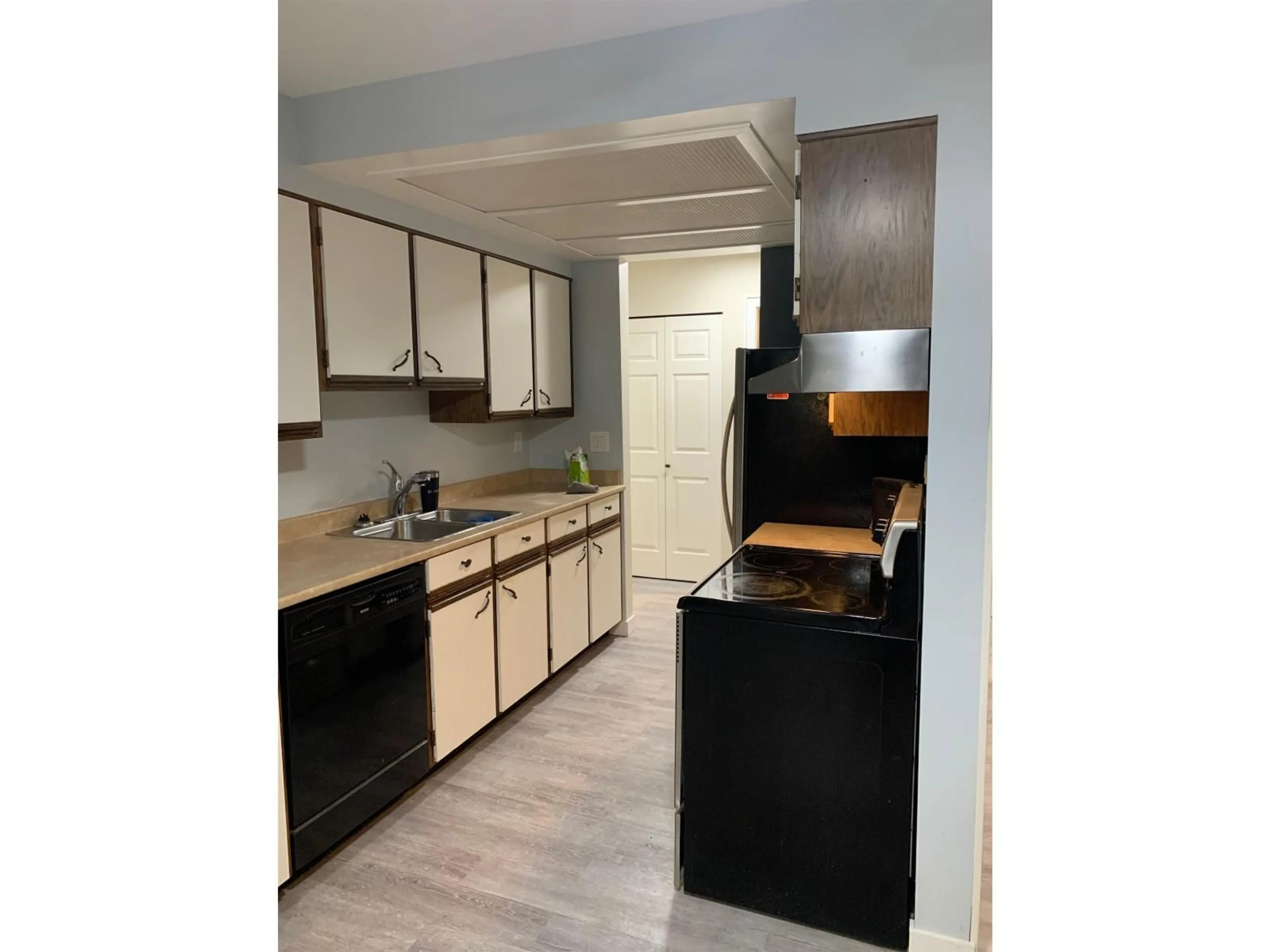 Standard kitchen, unknown for 307 - 2684 MCCALLUM, Abbotsford British Columbia V2S6V7