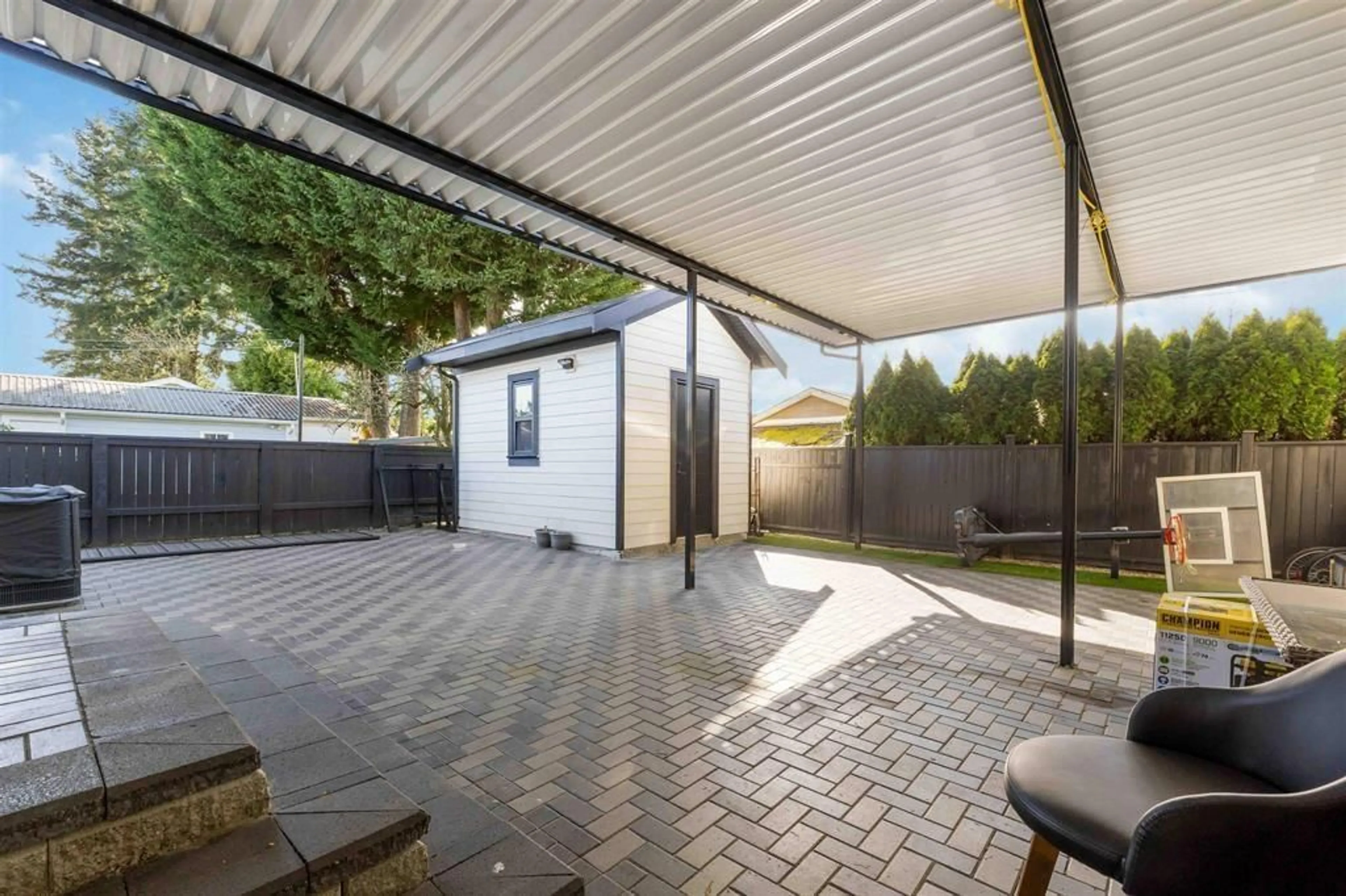 Patio, street for 10861 142A, Surrey British Columbia V3R3L4