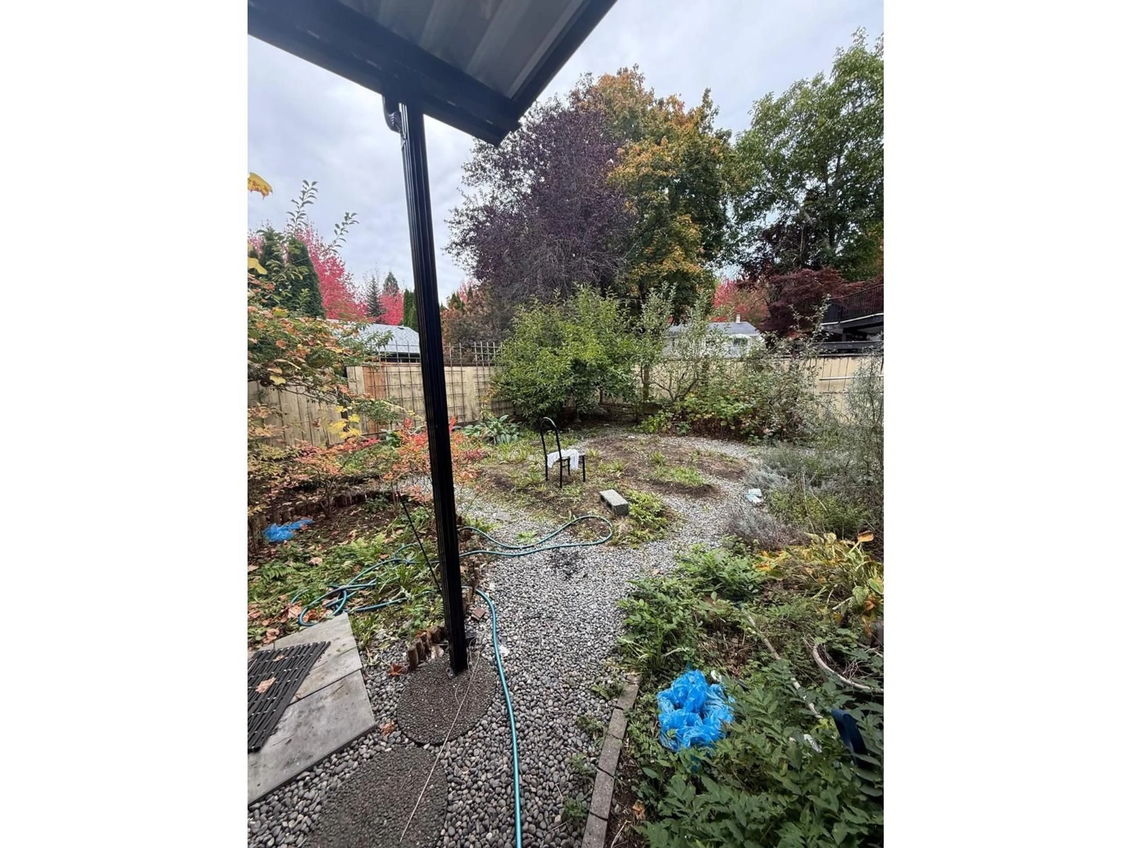 A pic from outside/outdoor area/front of a property/back of a property/a pic from drone, unknown for 9135 146, Surrey British Columbia V3R7N3