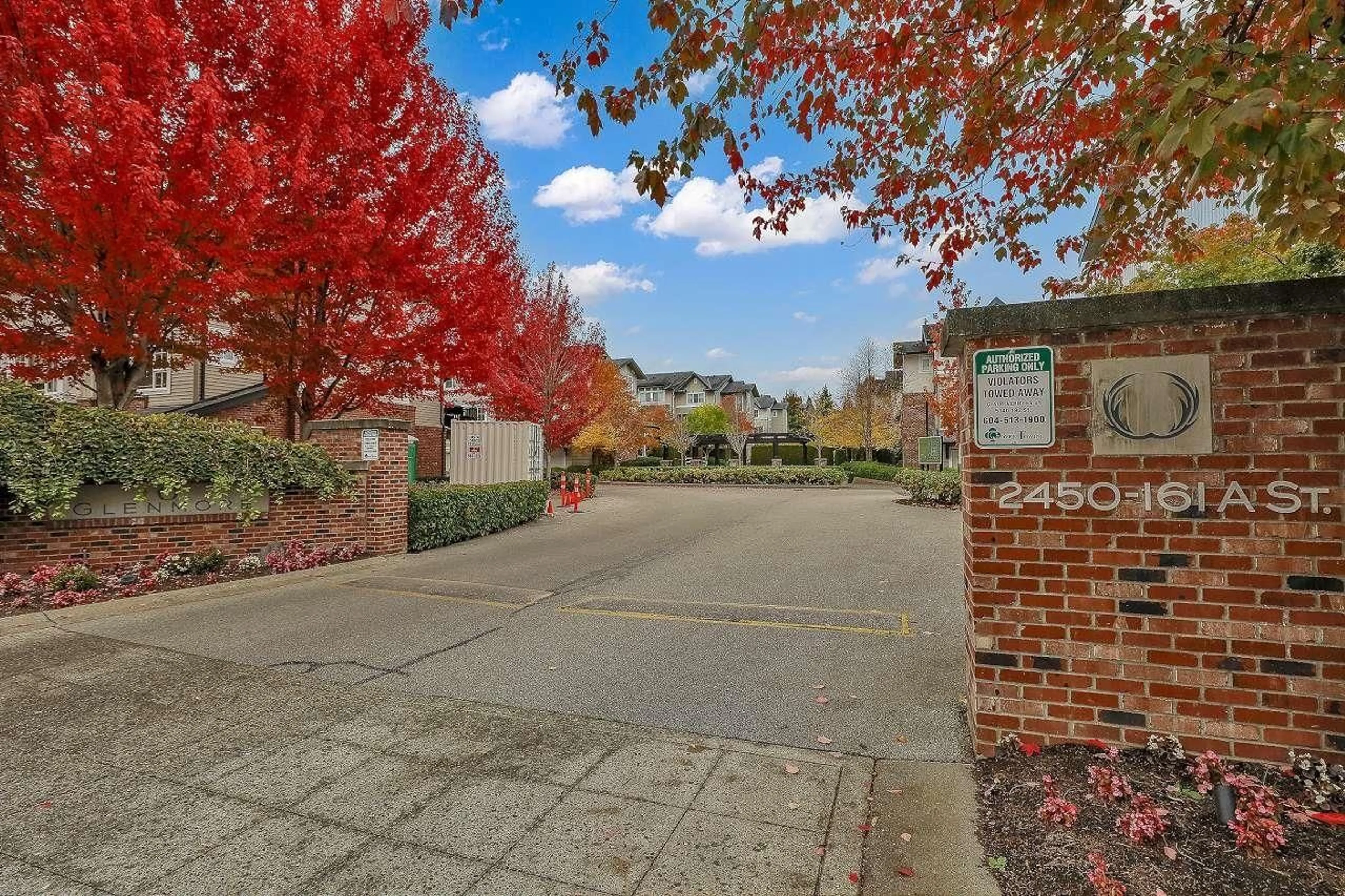 Patio, street for 208 - 2450 161A, Surrey British Columbia V3Z8K4