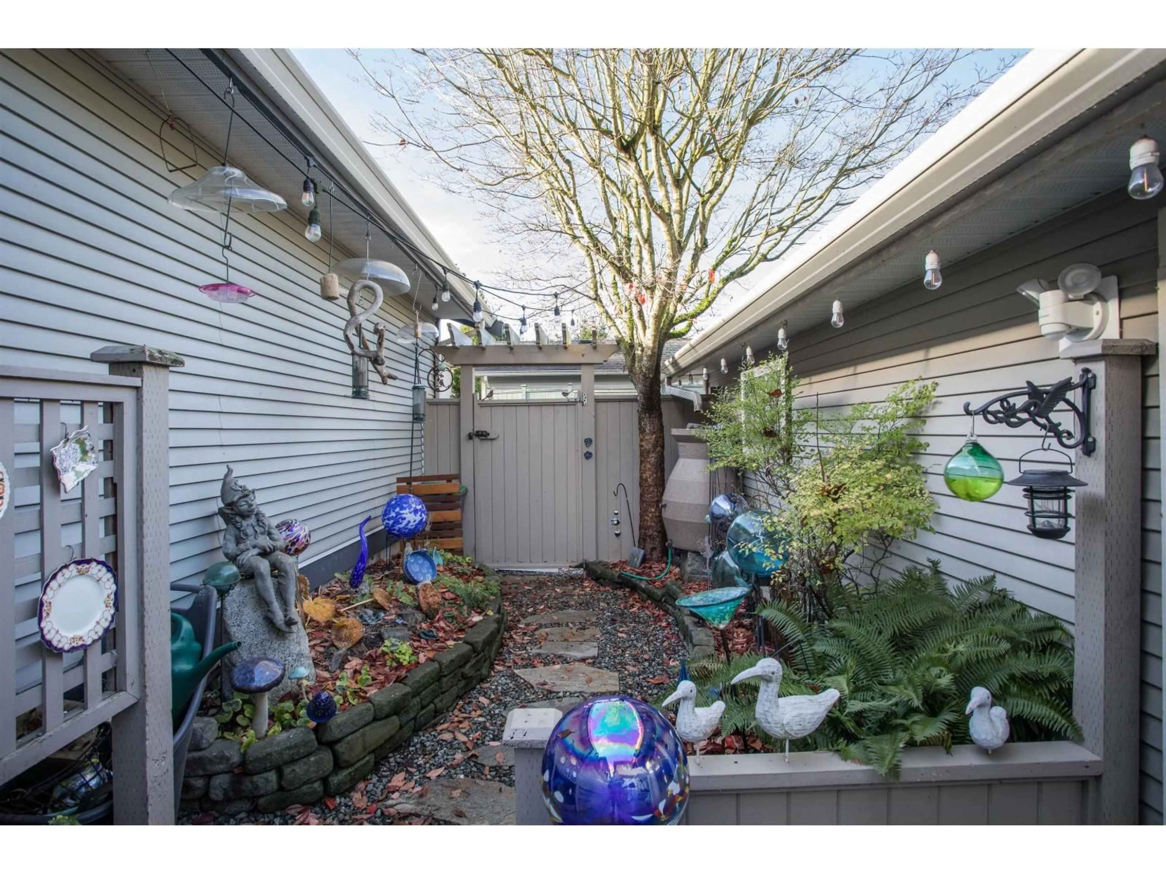 Patio, street for 2931 152A, Surrey British Columbia V4P3K4