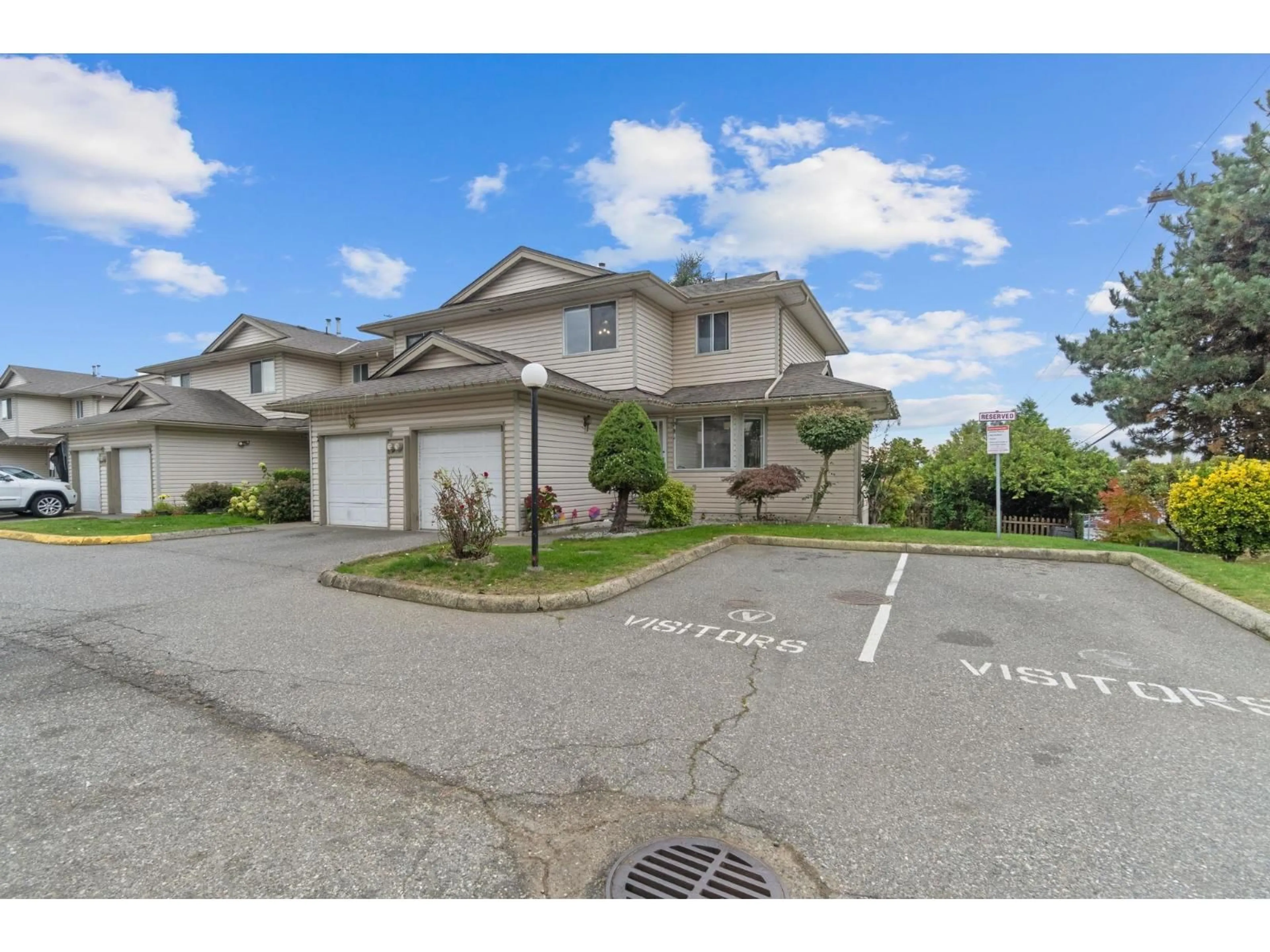A pic from outside/outdoor area/front of a property/back of a property/a pic from drone, street for 1 - 3070 TOWNLINE, Abbotsford British Columbia V2T5M2
