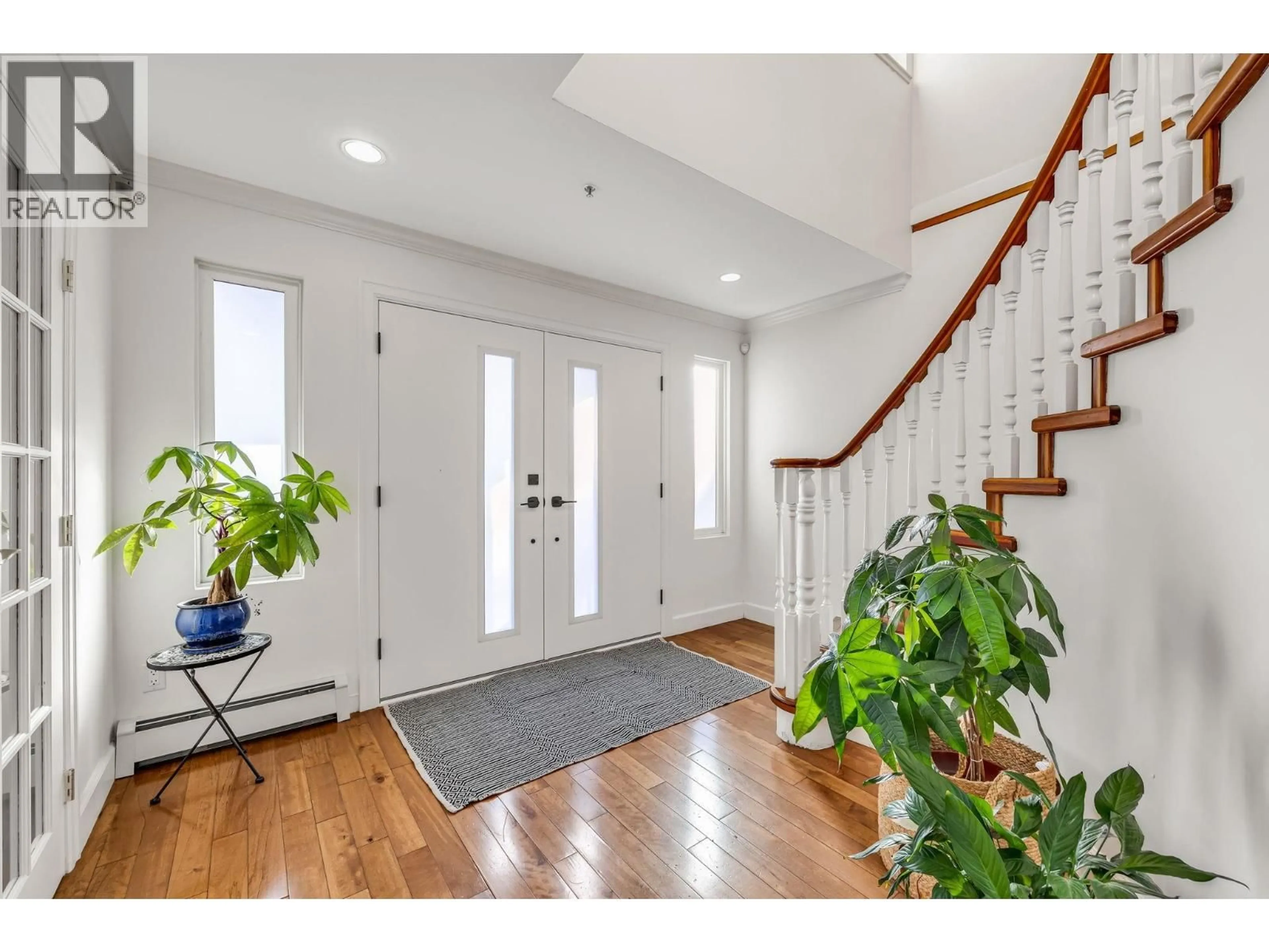 Indoor entryway for 3191 EIGHT AVENUE, Vancouver British Columbia V5M1X5