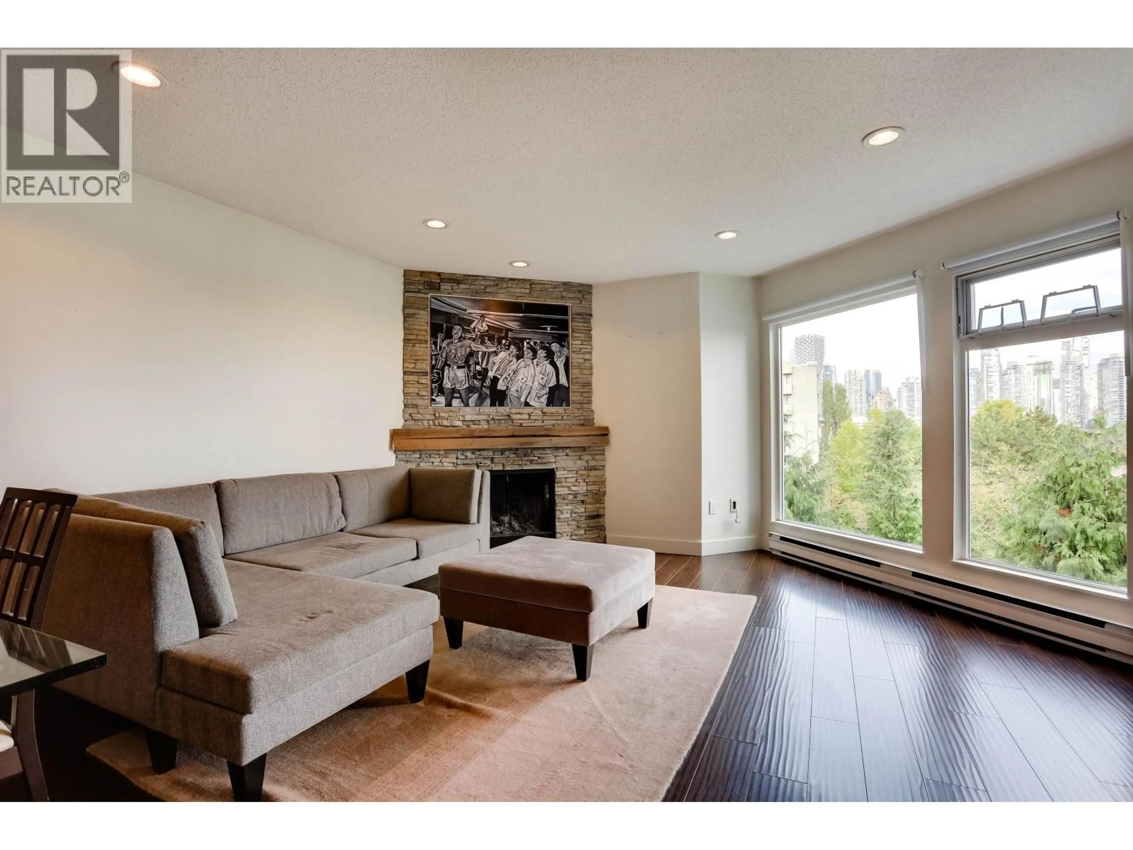 Living room with furniture, unknown for 305 - 1365 4TH AVENUE, Vancouver British Columbia V6H3Y8