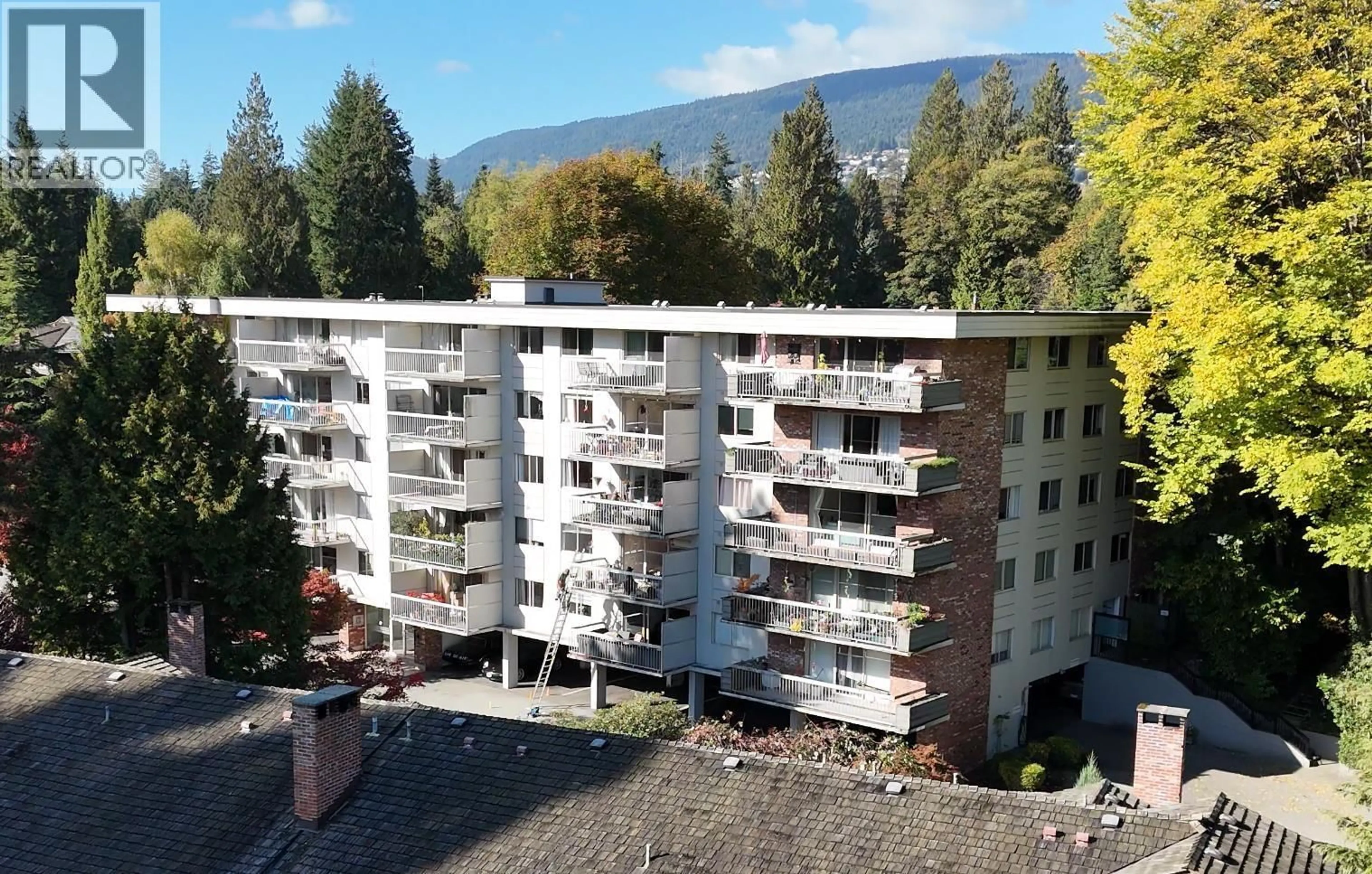 A pic from outside/outdoor area/front of a property/back of a property/a pic from drone, mountain view for 1218 - 235 KEITH ROAD, West Vancouver British Columbia V7T1L5