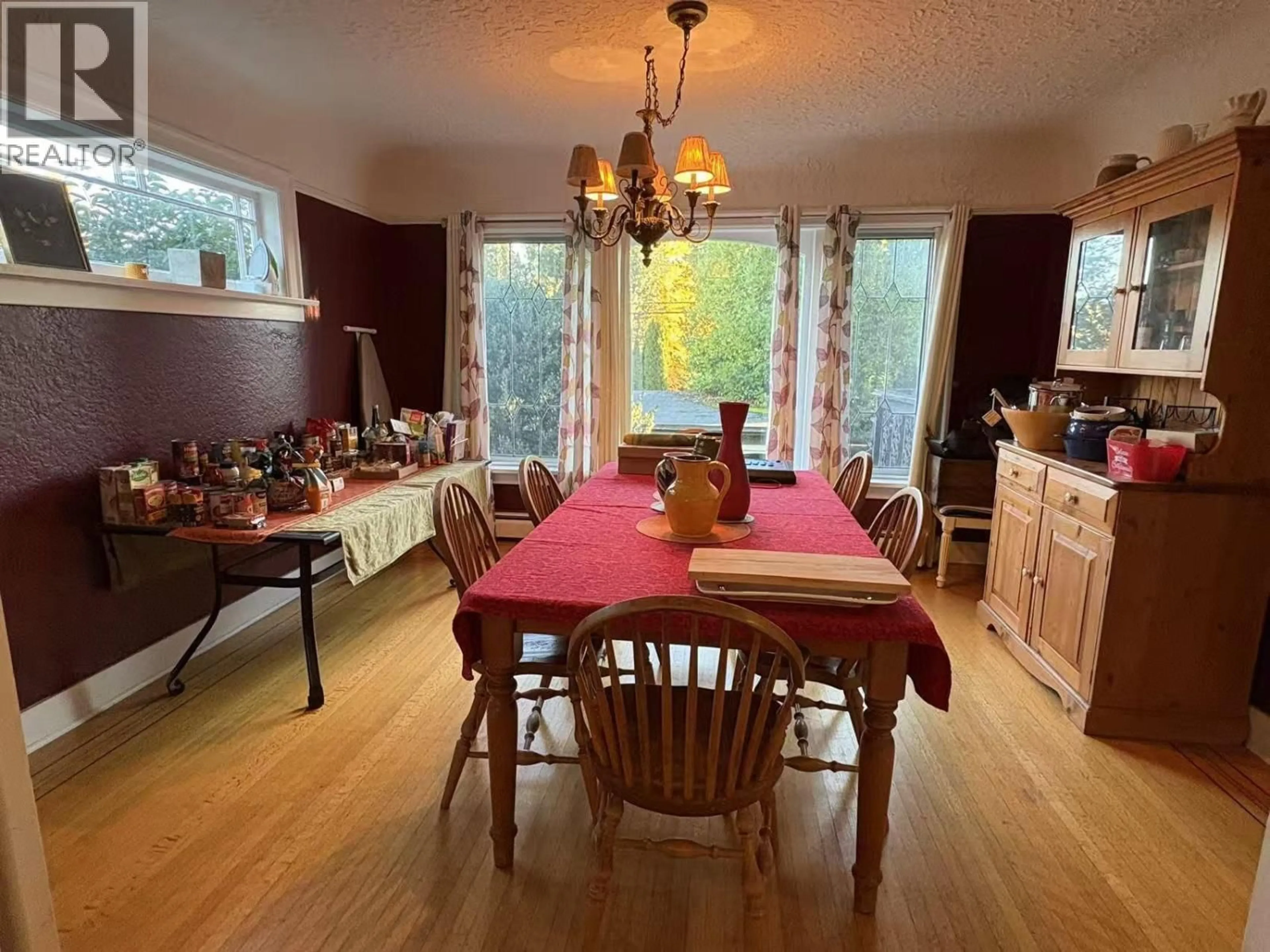 Dining room, wood/laminate floor for 3878 33RD AVENUE, Vancouver British Columbia V6N2H6