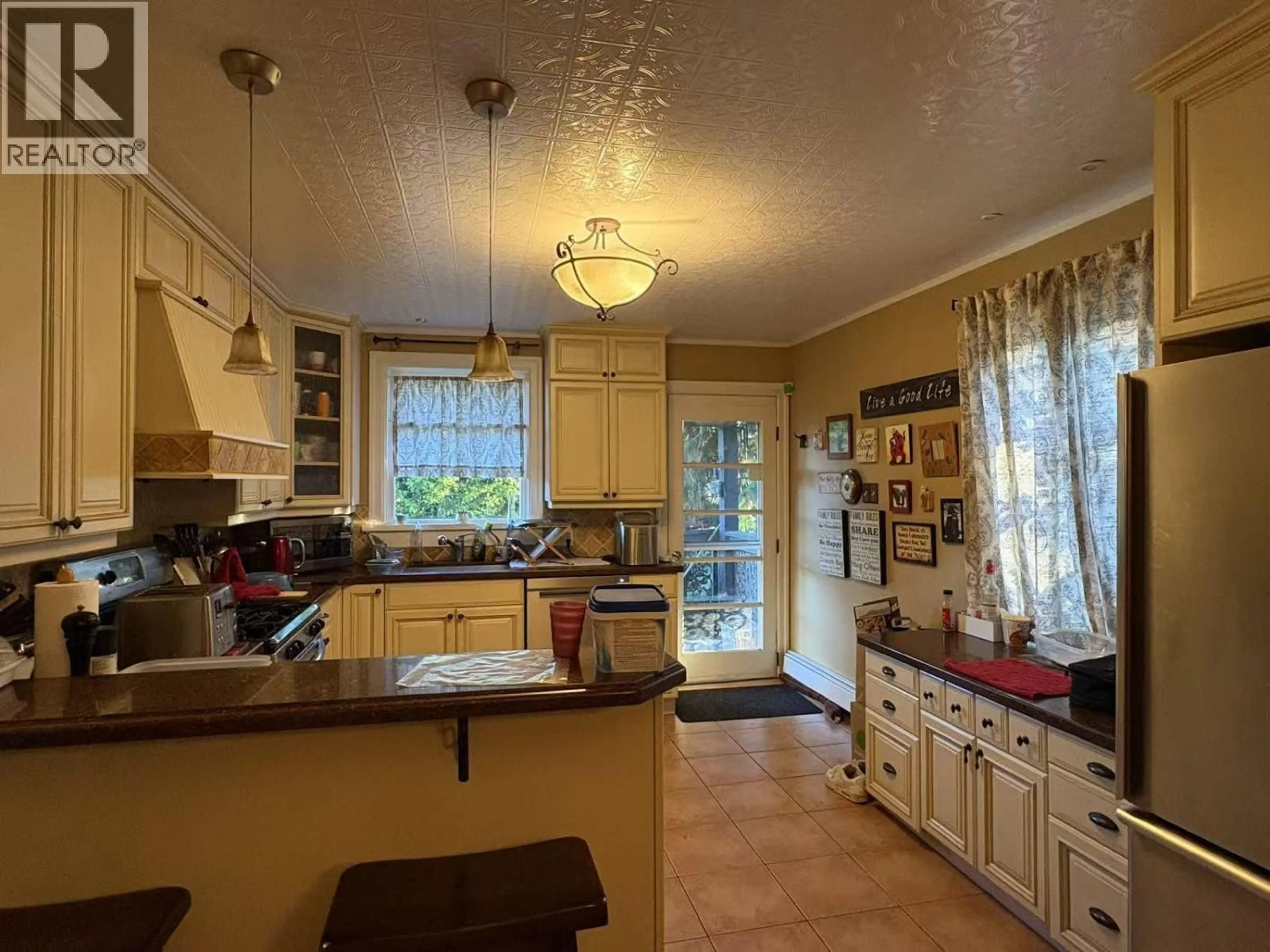 Unknown for 3878 33RD AVENUE, Vancouver British Columbia V6N2H6