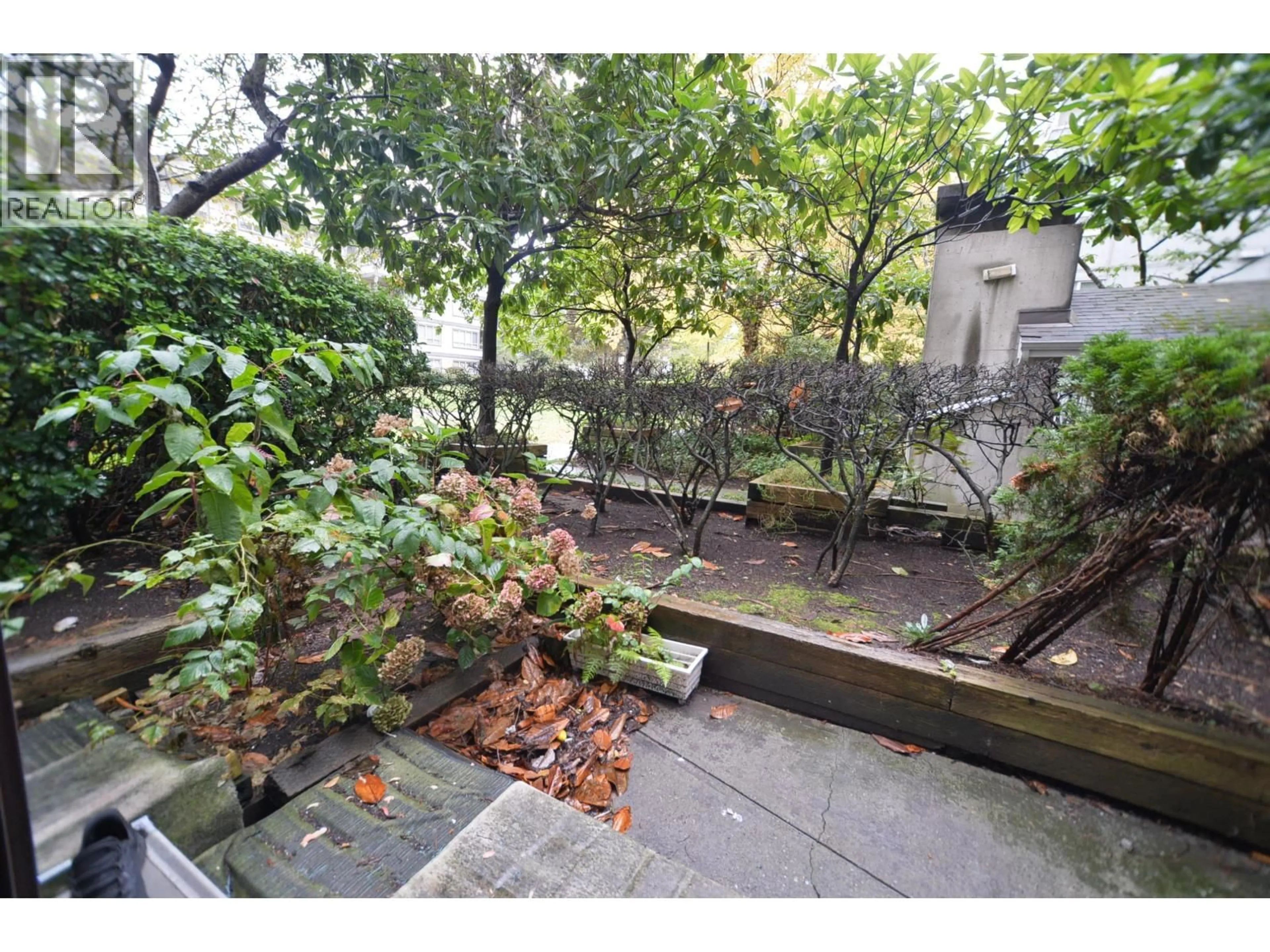 Patio, street for 106 - 3455 ASCOT PLACE, Vancouver British Columbia V5R6B7