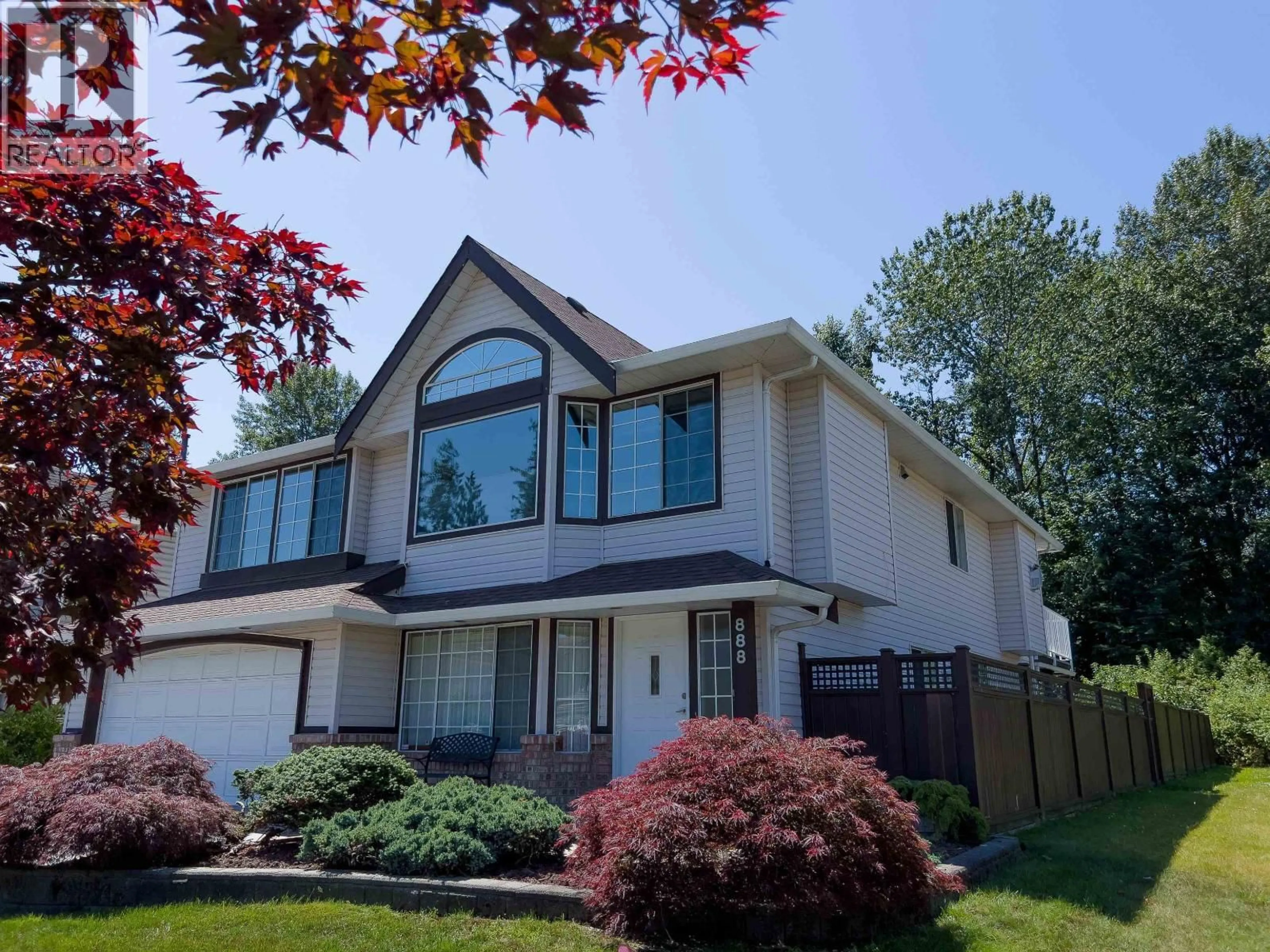 Home with vinyl exterior material, street for 888 HERRMANN STREET, Coquitlam British Columbia V3C6E7