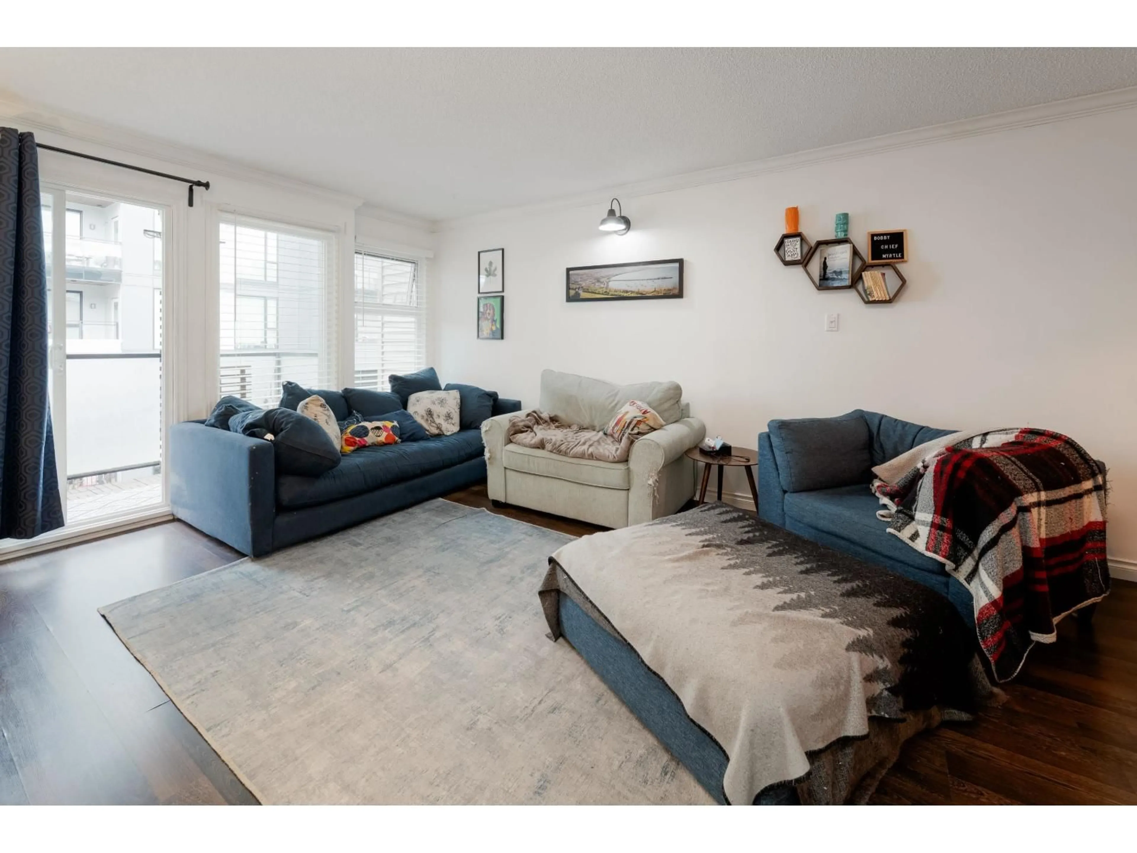 Living room with furniture, unknown for 206 - 1850 SOUTHMERE EAST, Surrey British Columbia V4A6Y6