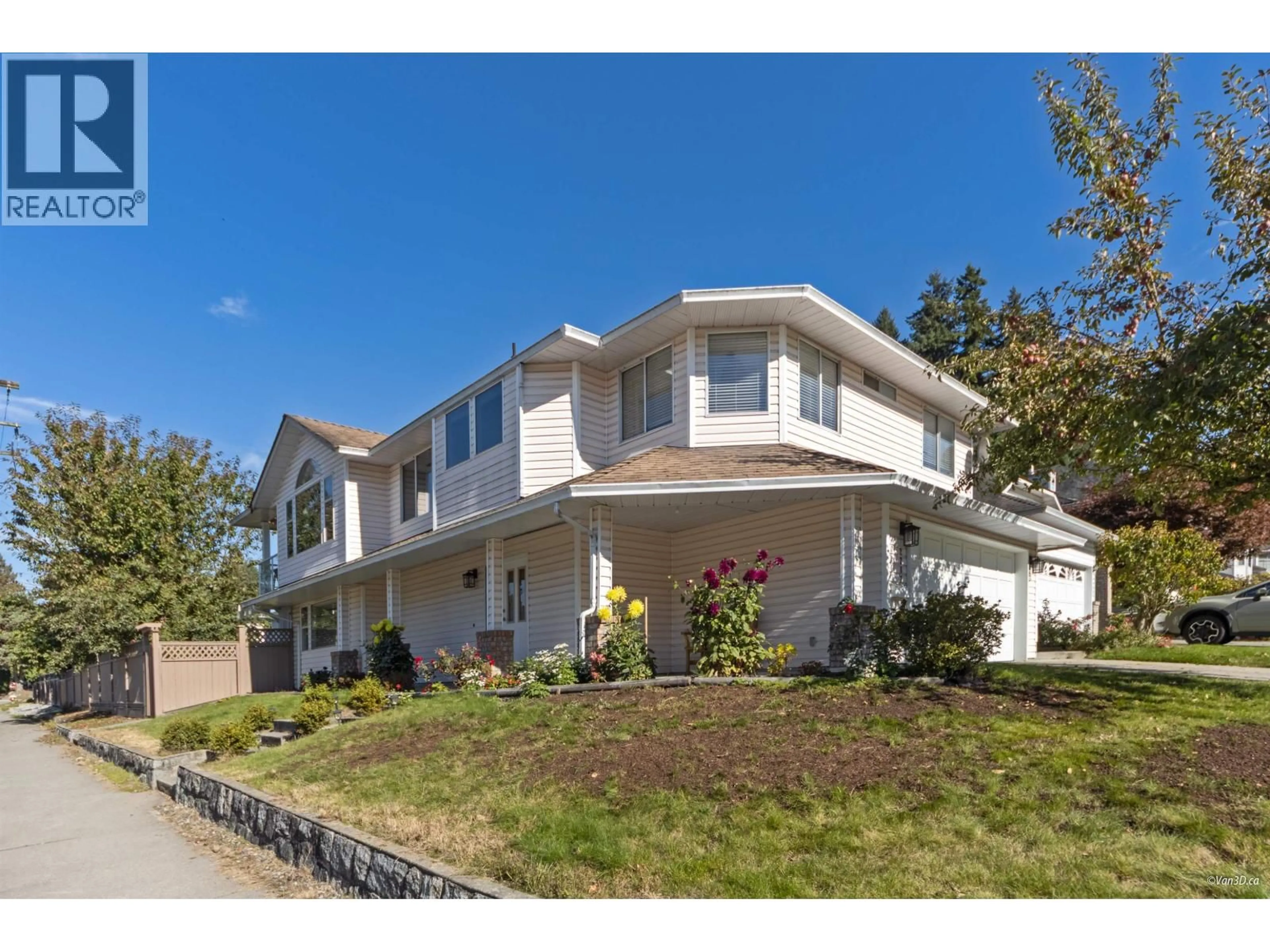 Home with vinyl exterior material, street for 2287 STAFFORD AVENUE, Port Coquitlam British Columbia V3C4X5
