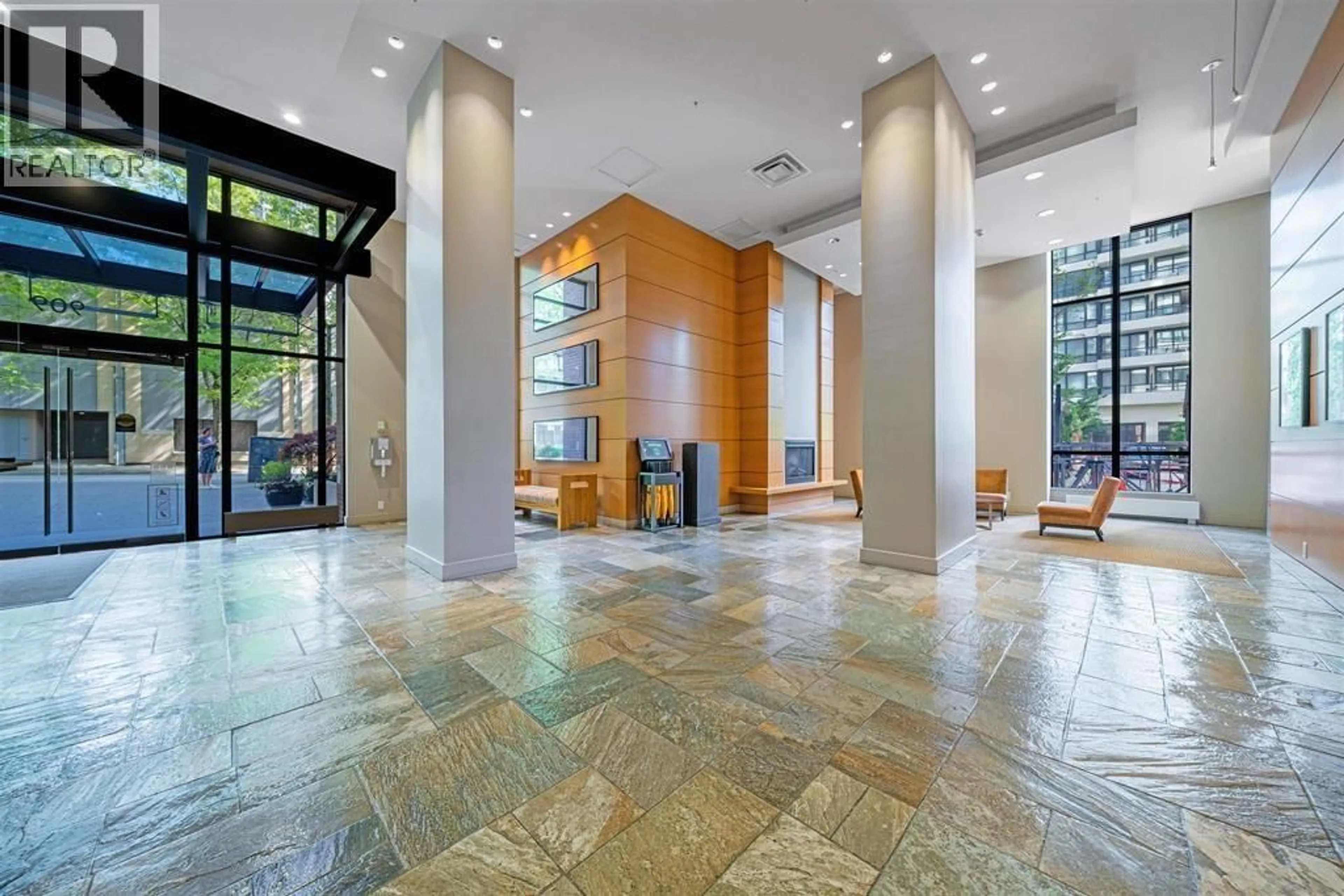 Indoor foyer for 308 SMITHE STREET, Vancouver British Columbia V6B1S3