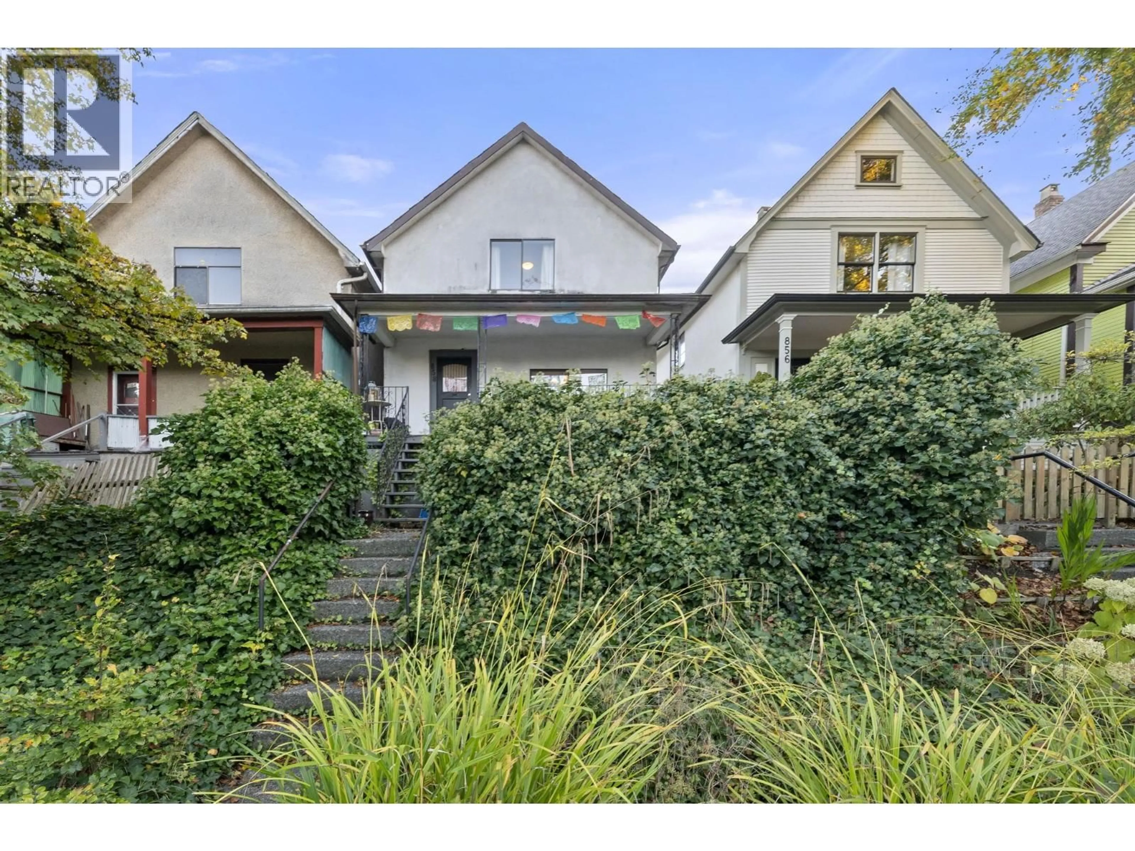 A pic from outside/outdoor area/front of a property/back of a property/a pic from drone, street for 858 UNION STREET, Vancouver British Columbia V6A2C4