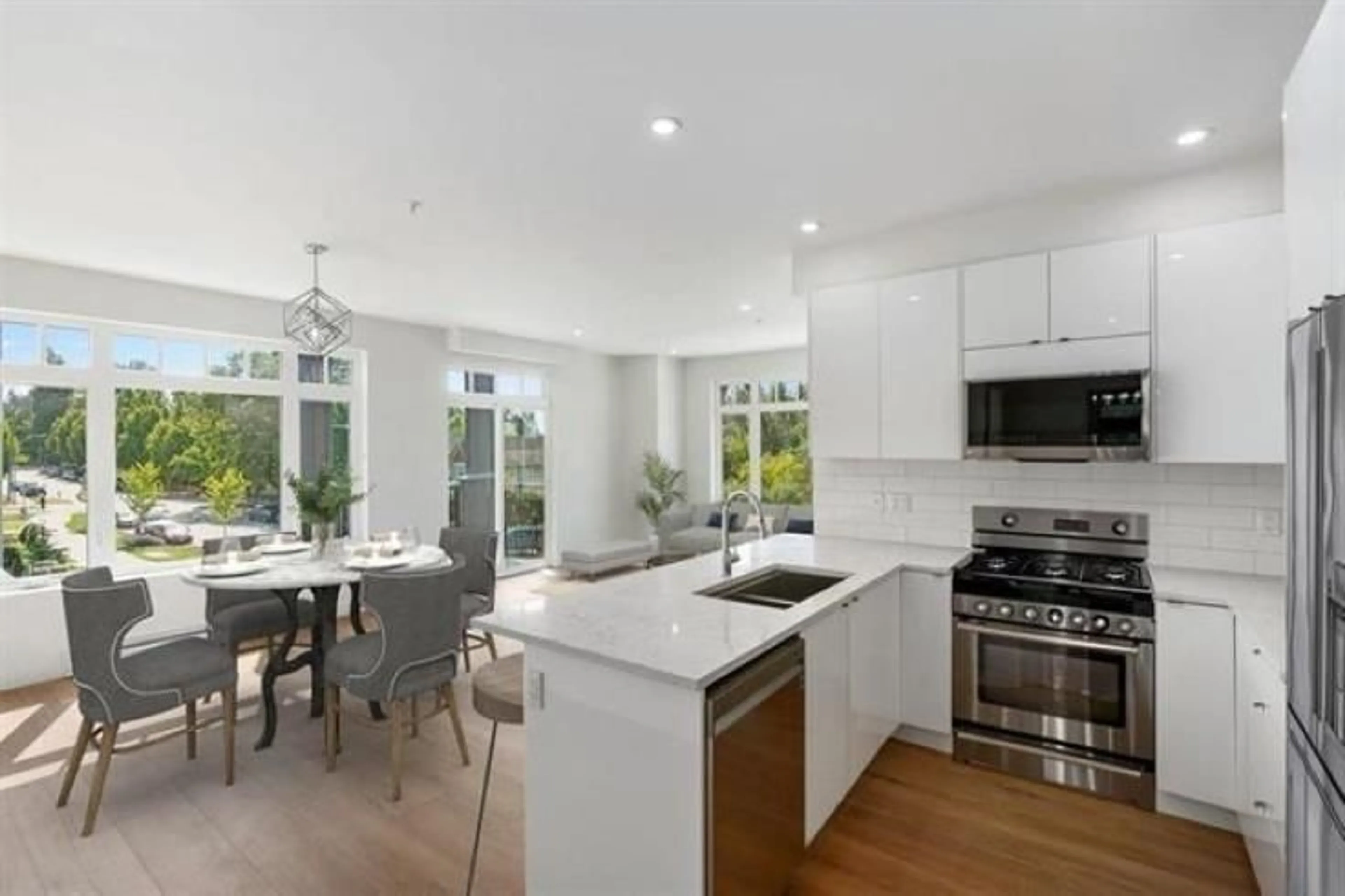 Open concept kitchen, ceramic/tile floor for 201 - 20081 68, Langley British Columbia V2Y1P5