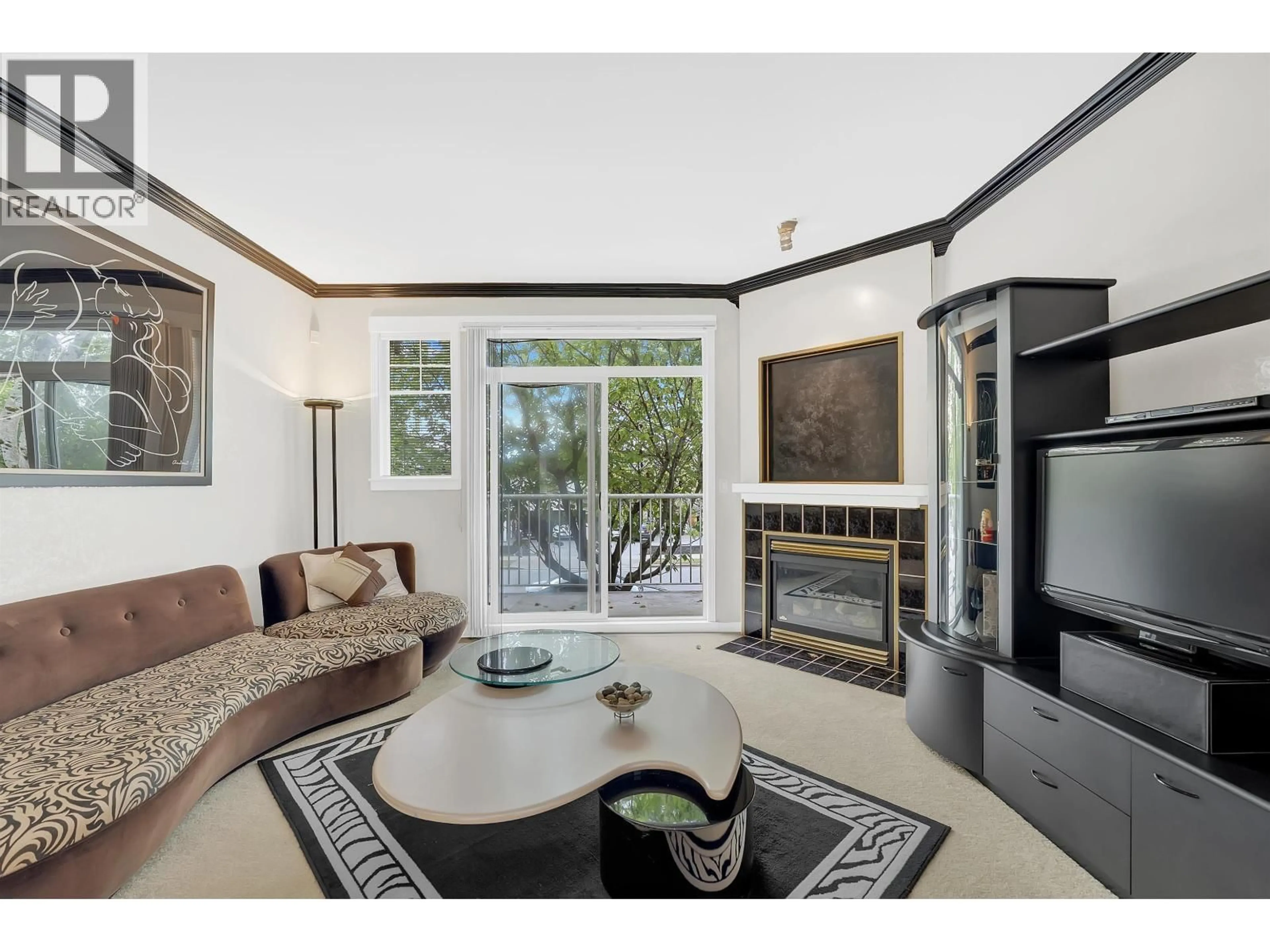 Living room with furniture, unknown for 10 - 6388 ALDER STREET, Richmond British Columbia V6Y4G4